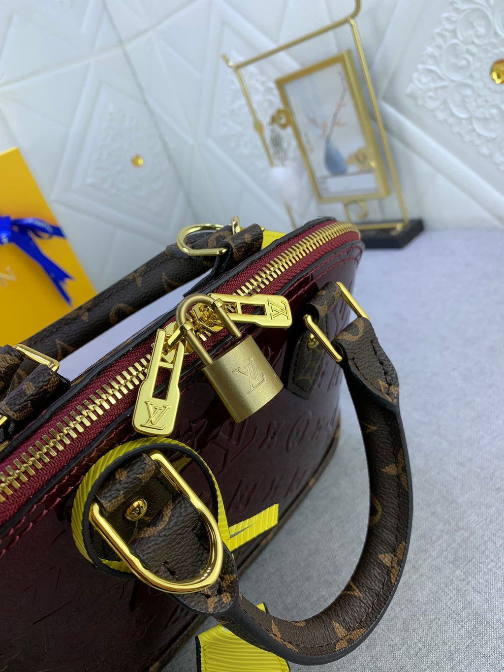 EN - Luxury Bags LUV 837