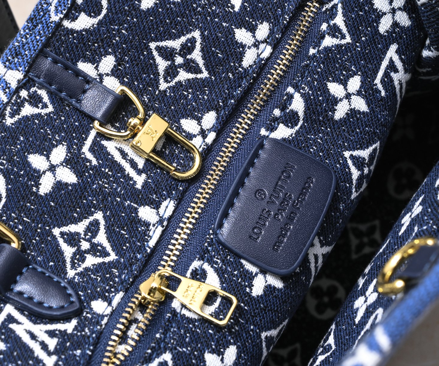 EN - Luxury Bags LUV 874