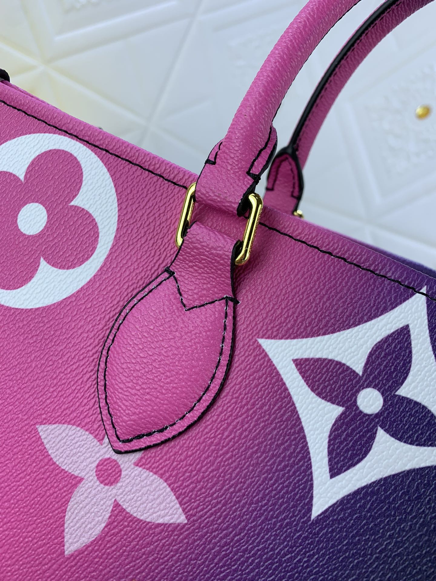 EN - Luxury Bags LUV 749