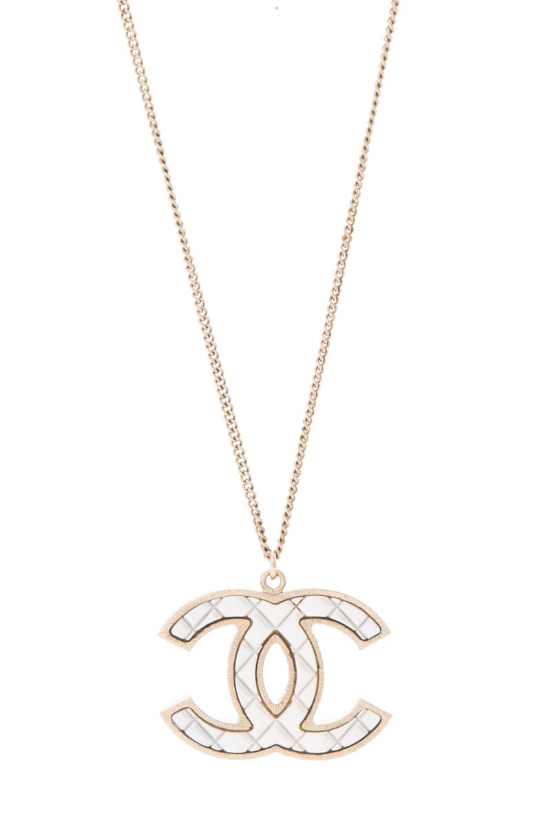 Chanel 2016 Gold Quitled CC Pendeant Necklace
