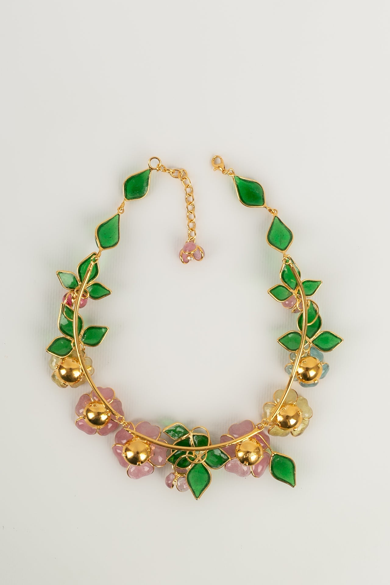 Collier Augustine