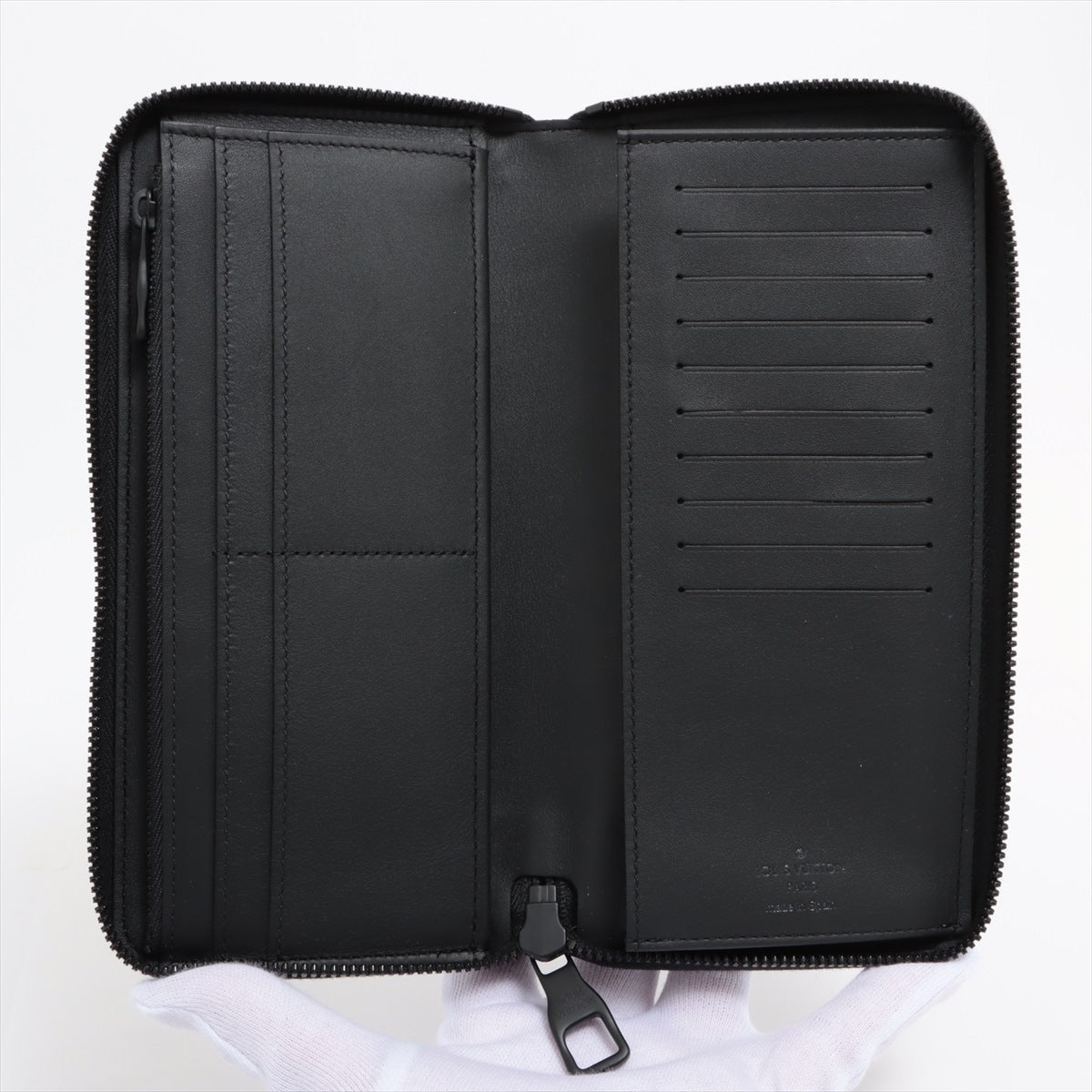 Louis Vuitton  Zippy Wallet Vertical M69047 Novartis