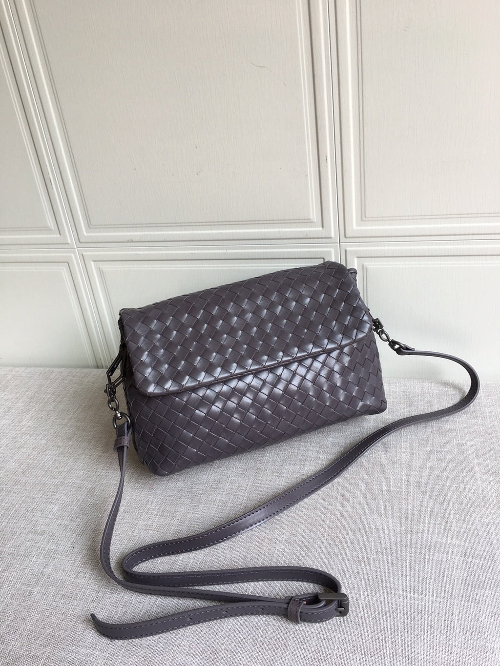 GLAMI Classic Intrecciato Dark Brown, For Women, WomenÃƒÂ¢Ã¢â€šÂ¬Ã¢â€žÂ¢s Bags 8.9in/22.5cm