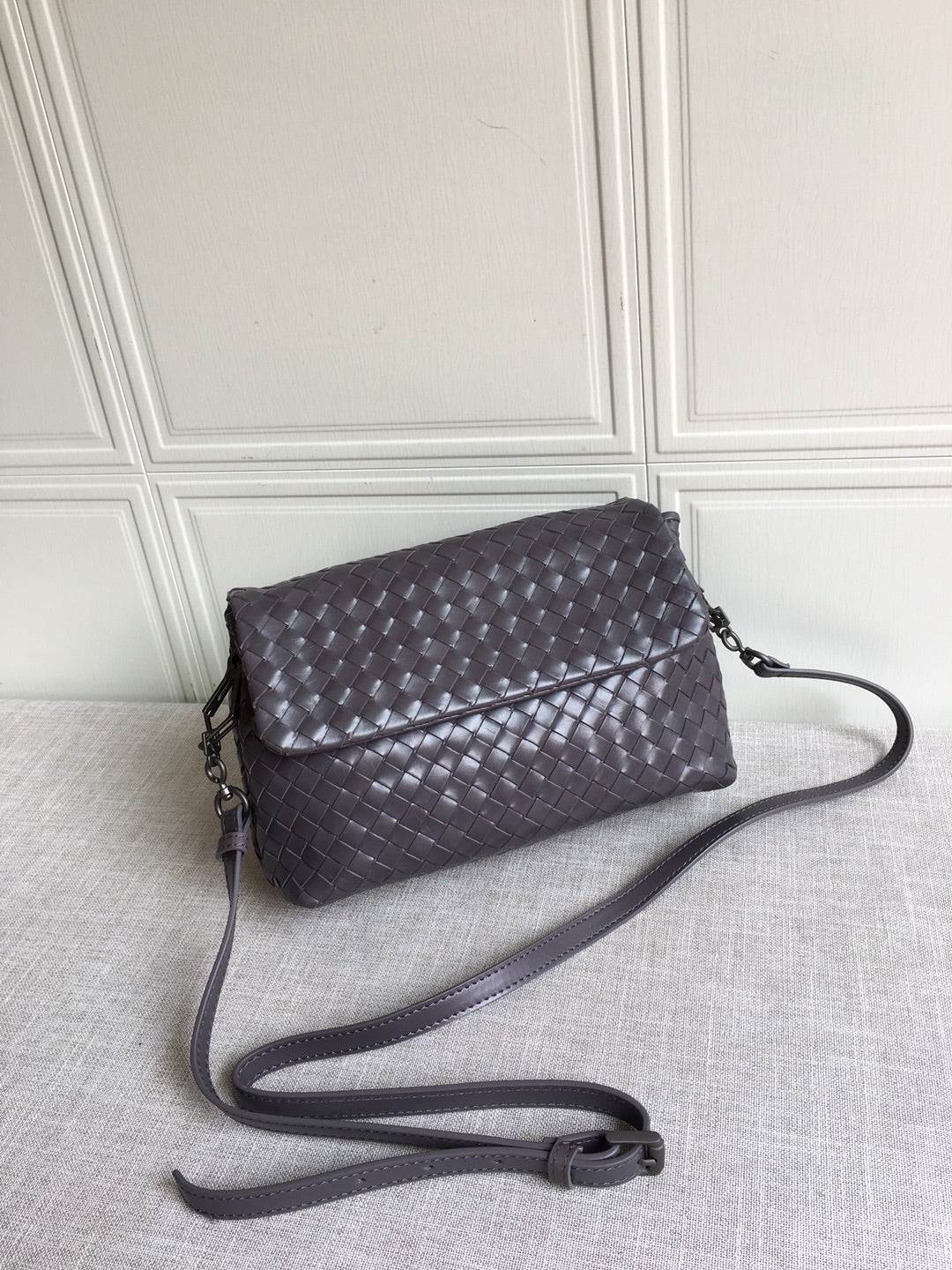 GLAMI Classic Intrecciato Dark Brown, For Women, WomenÃƒÂ¢Ã¢â€šÂ¬Ã¢â€žÂ¢s Bags 8.9in/22.5cm