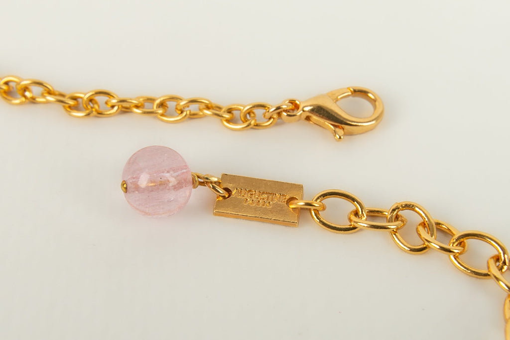 Collier Augustine