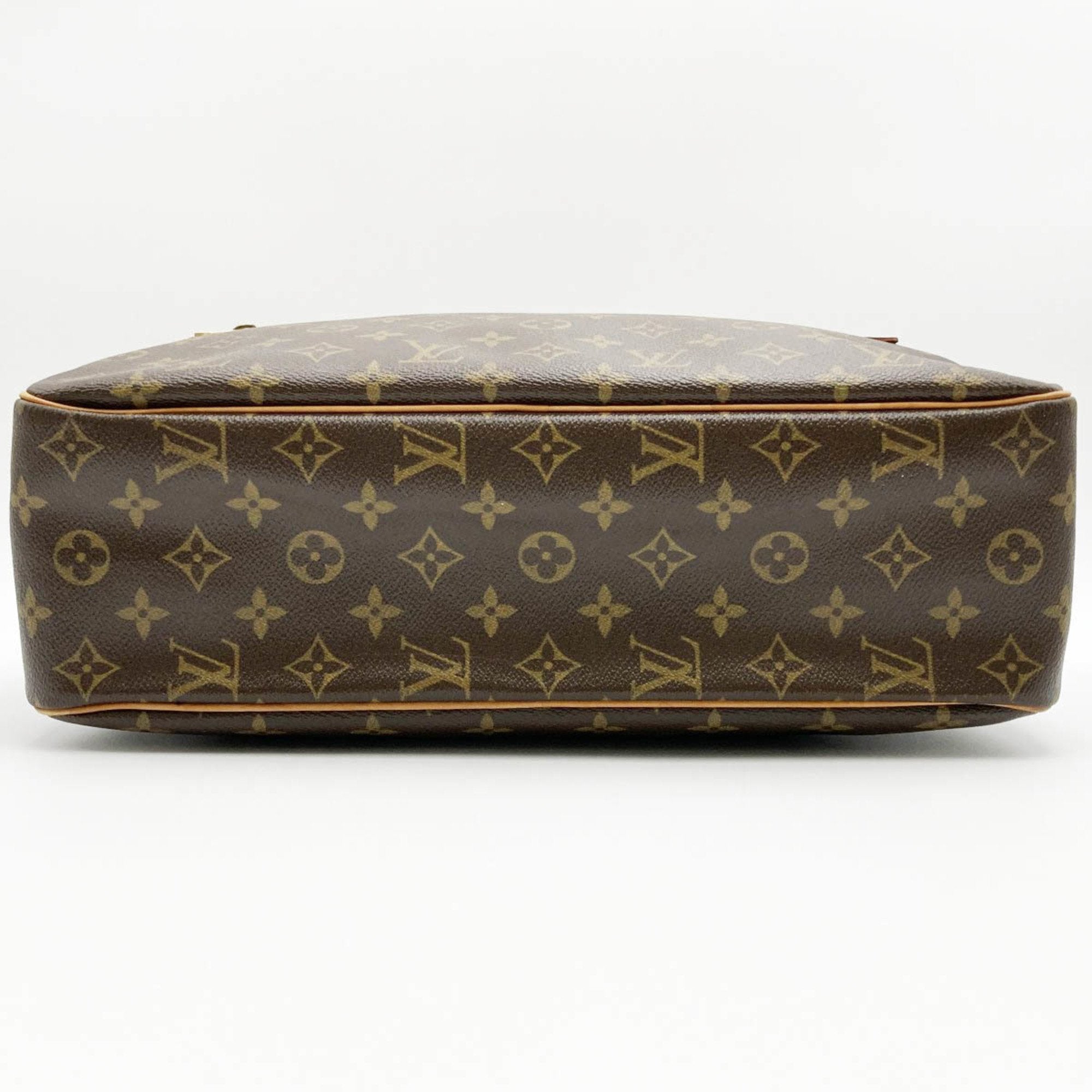 Louis Vuitton Cite  Canvas Shoulder Bag ()