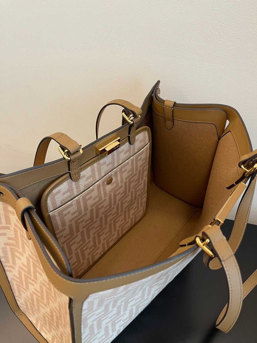 FI GlamI X-tote Bag Beige Canvas For Women, Handbags, Shoulder Bags 16.1in/41cm FF 8BH374