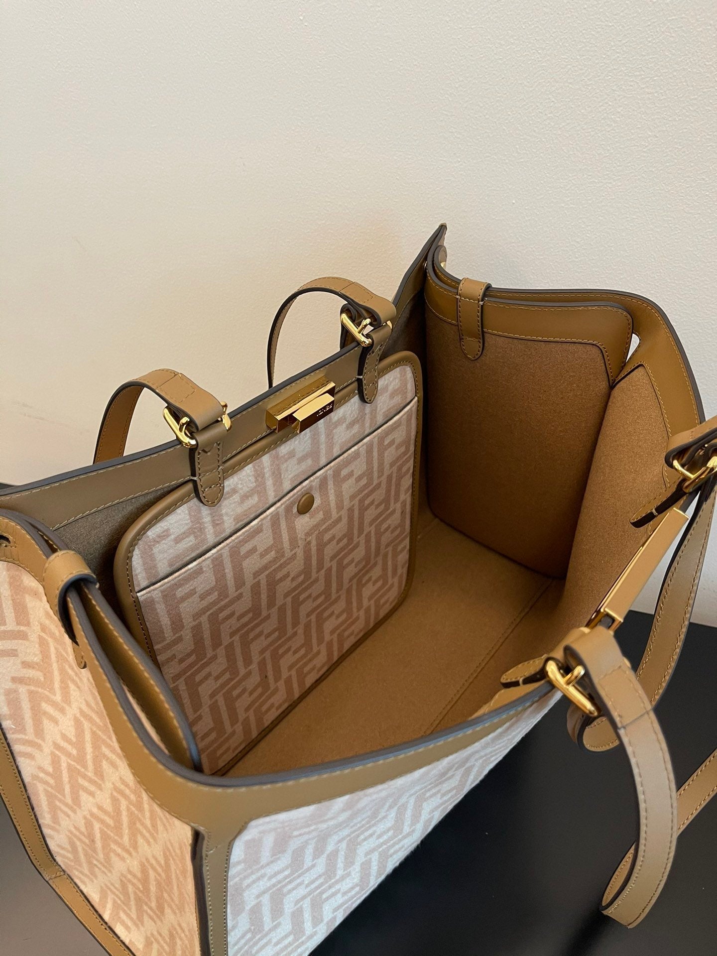 FI GlamI X-tote Bag Beige Canvas For Women, Handbags, Shoulder Bags 16.1in/41cm FF 8BH374