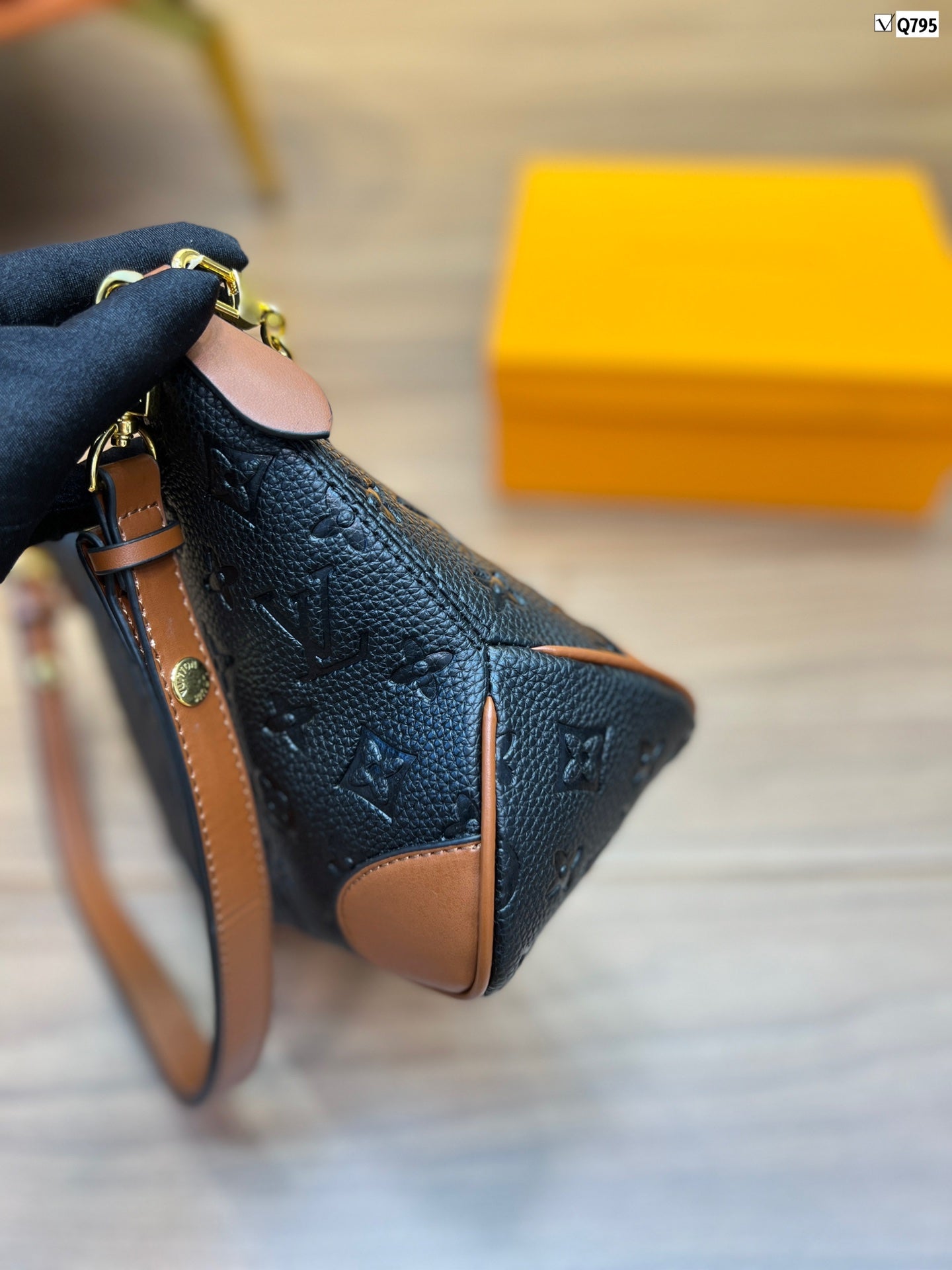 EN - New Lux Bags LUV 537