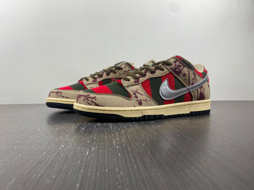 Designer SB Dunk Low Ã¢â‚¬Å“Freddy KruegerÃ¢â‚¬Â