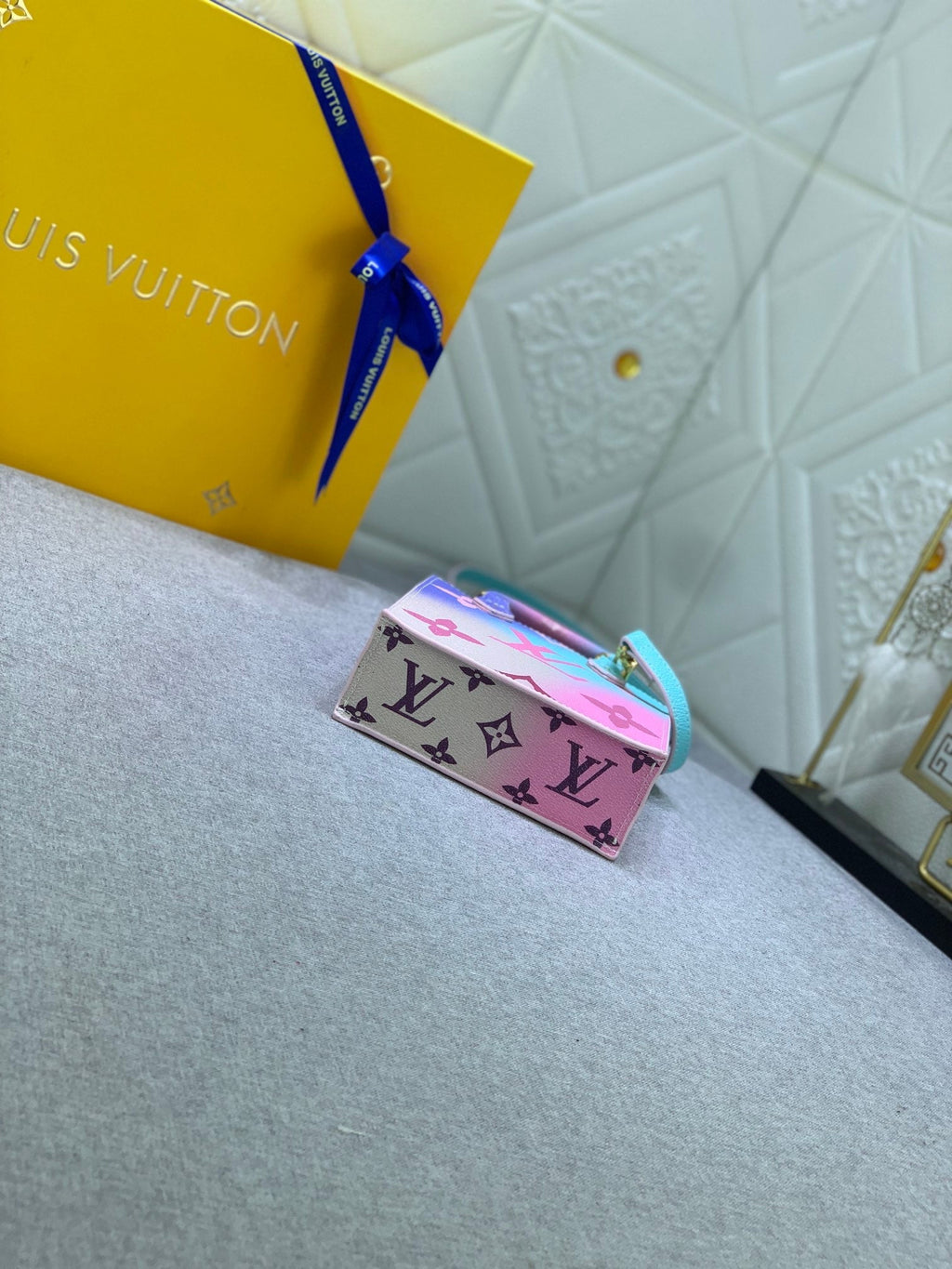EN - Luxury Bags LUV 824