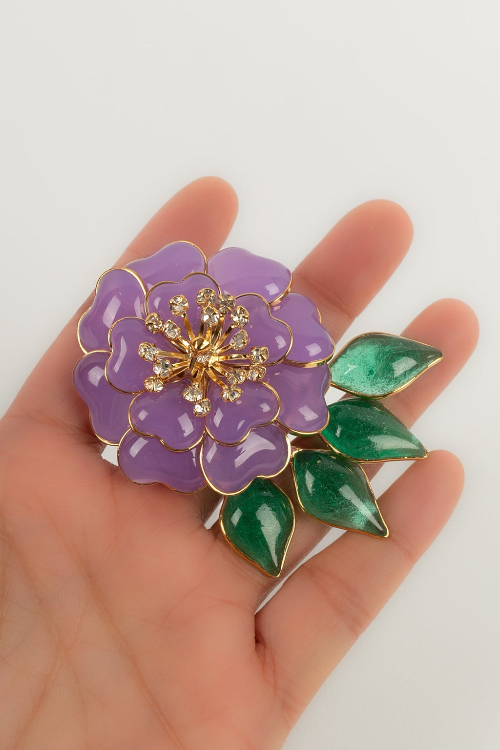 Broche Augustine