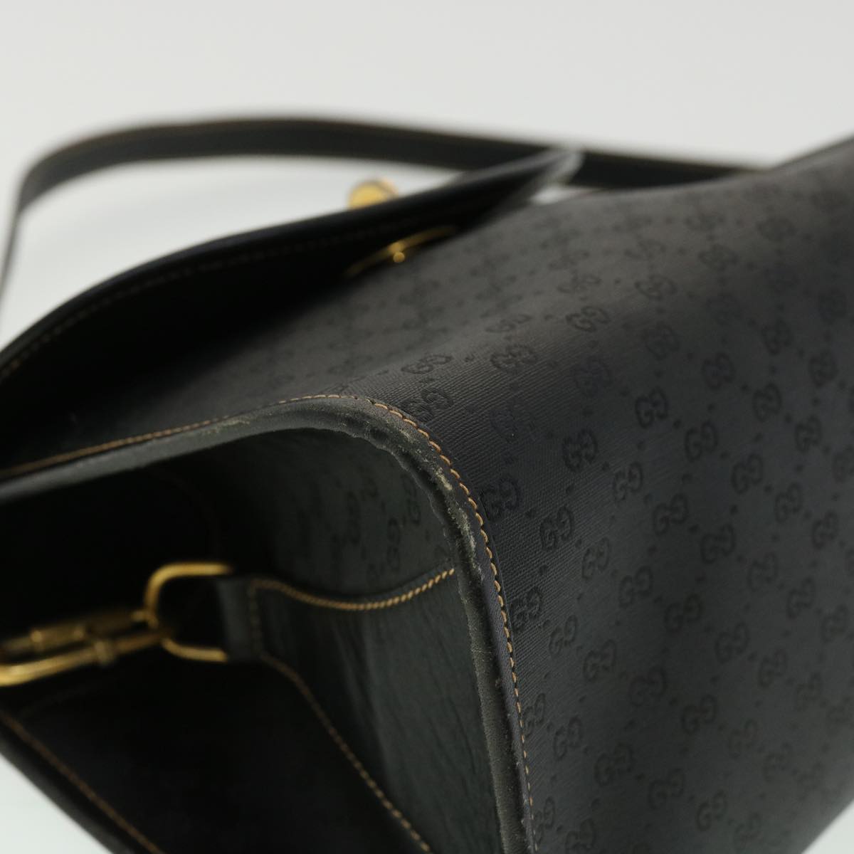 GUCCI Micro GG Canvas Turn Lock Shoulder Bag Black fm1814