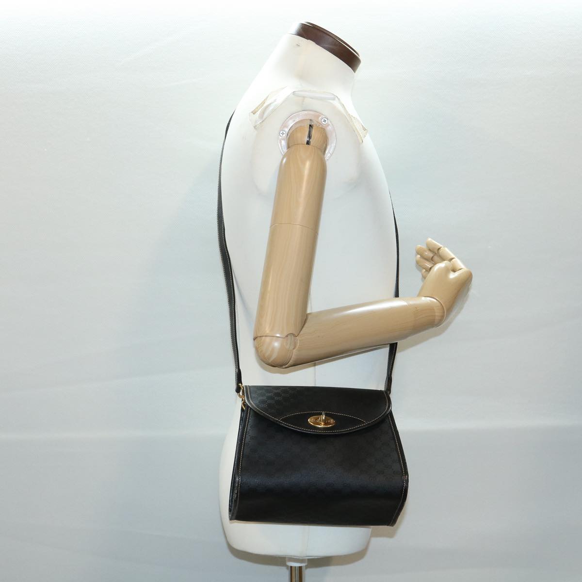 GUCCI Micro GG Canvas Turn Lock Shoulder Bag Black fm1814