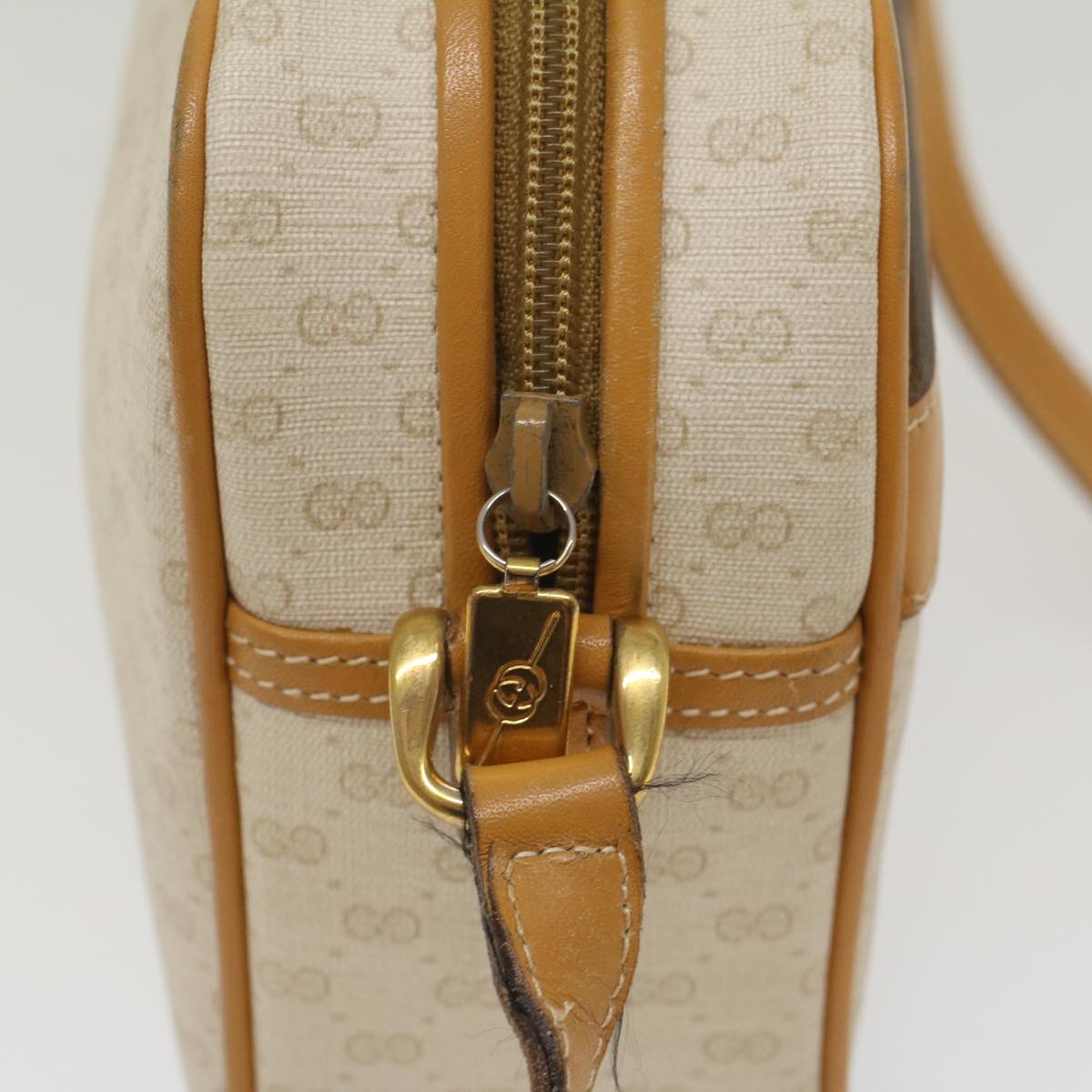 GUCCI Micro GG Canvas Shoulder Bag PVC Leather White 001 123 0439 fm2775