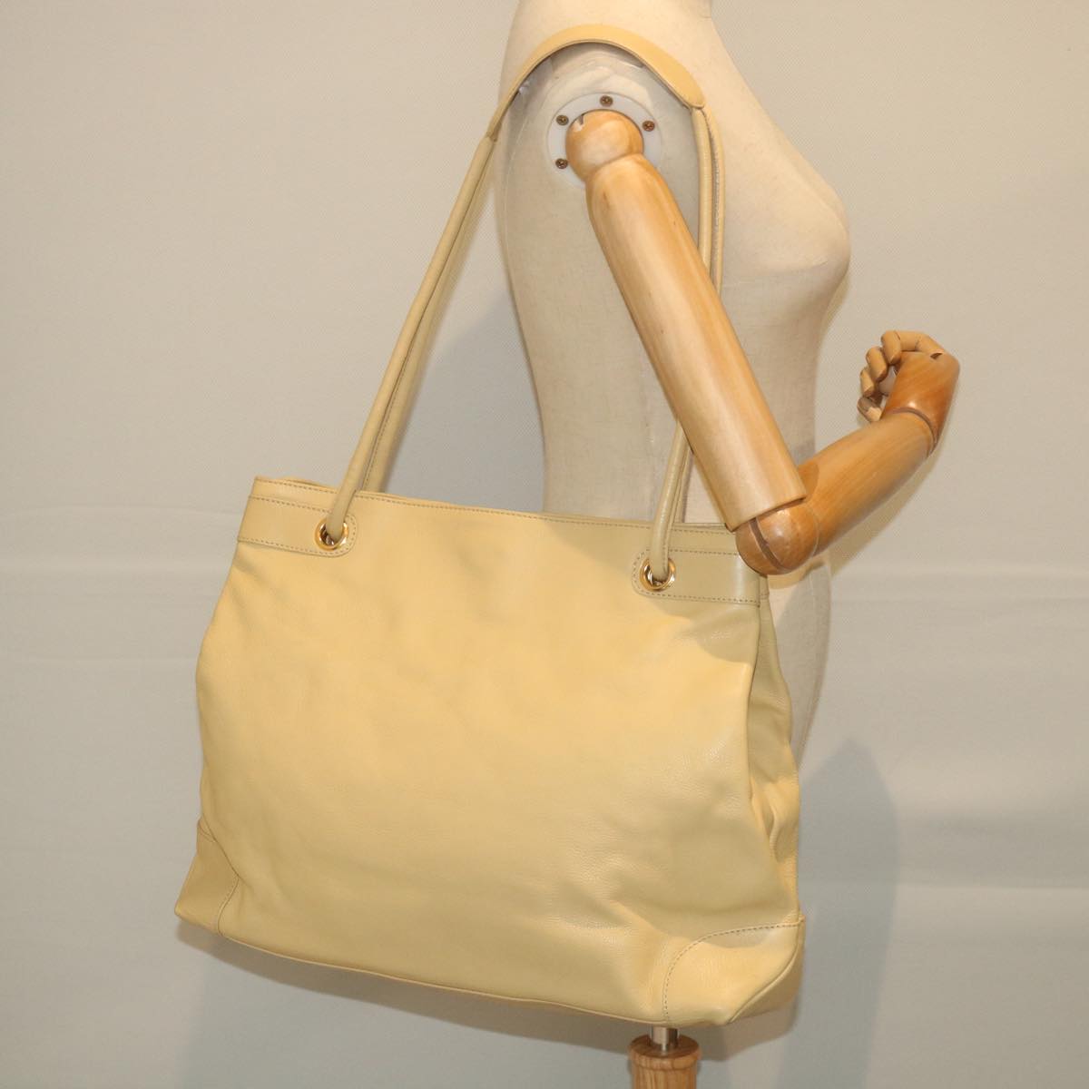 GUCCI Shoulder Bag Leather Beige 002 3754 0301 fm2883