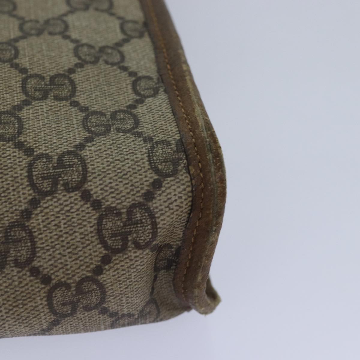 GUCCI GG Supreme Clutch Bag PVC Leather Beige 111 01 037 fm3789