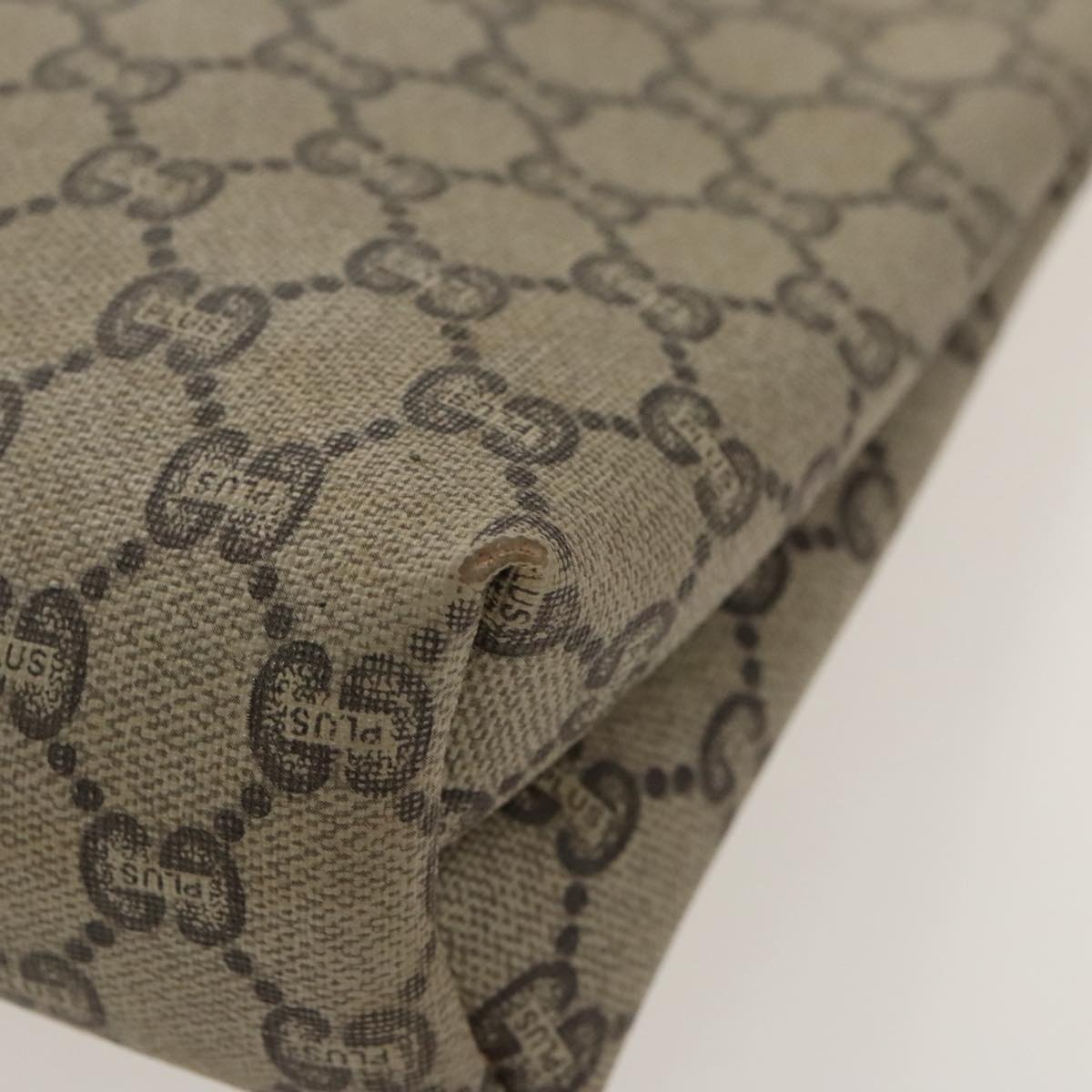 GUCCI GG Plus Supreme Clutch Bag PVC Leather Beige fm4064