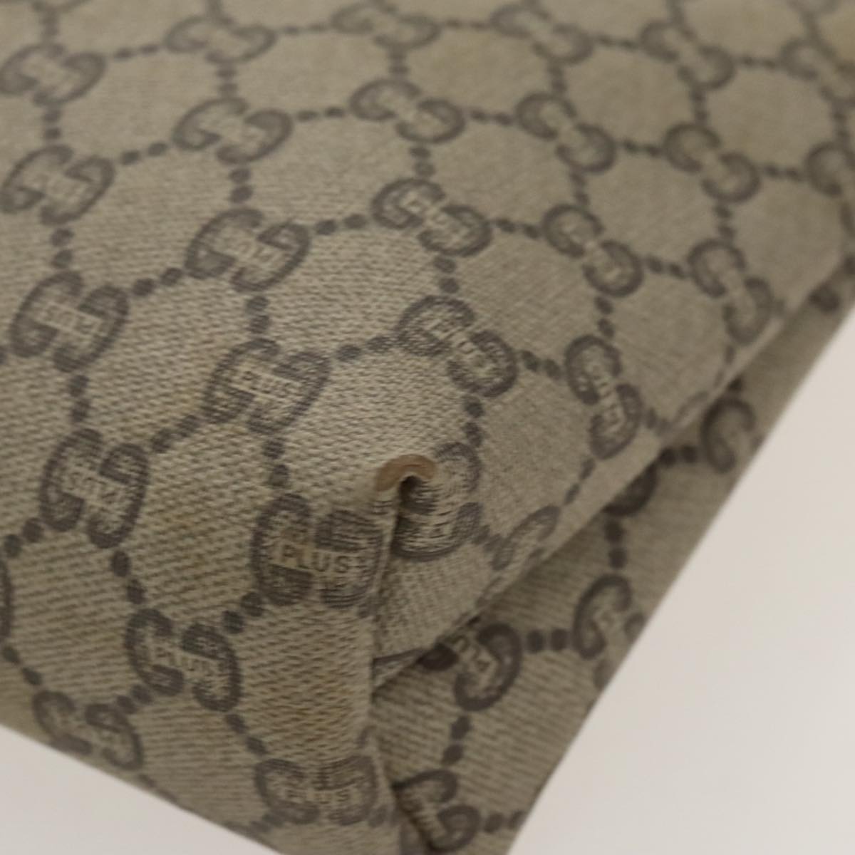 GUCCI GG Plus Supreme Clutch Bag PVC Leather Beige fm4064