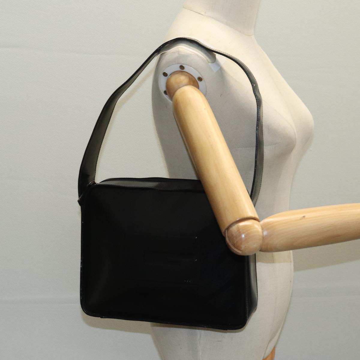 GUCCI Shoulder Bag Enamel Black 001 3032 fm4101