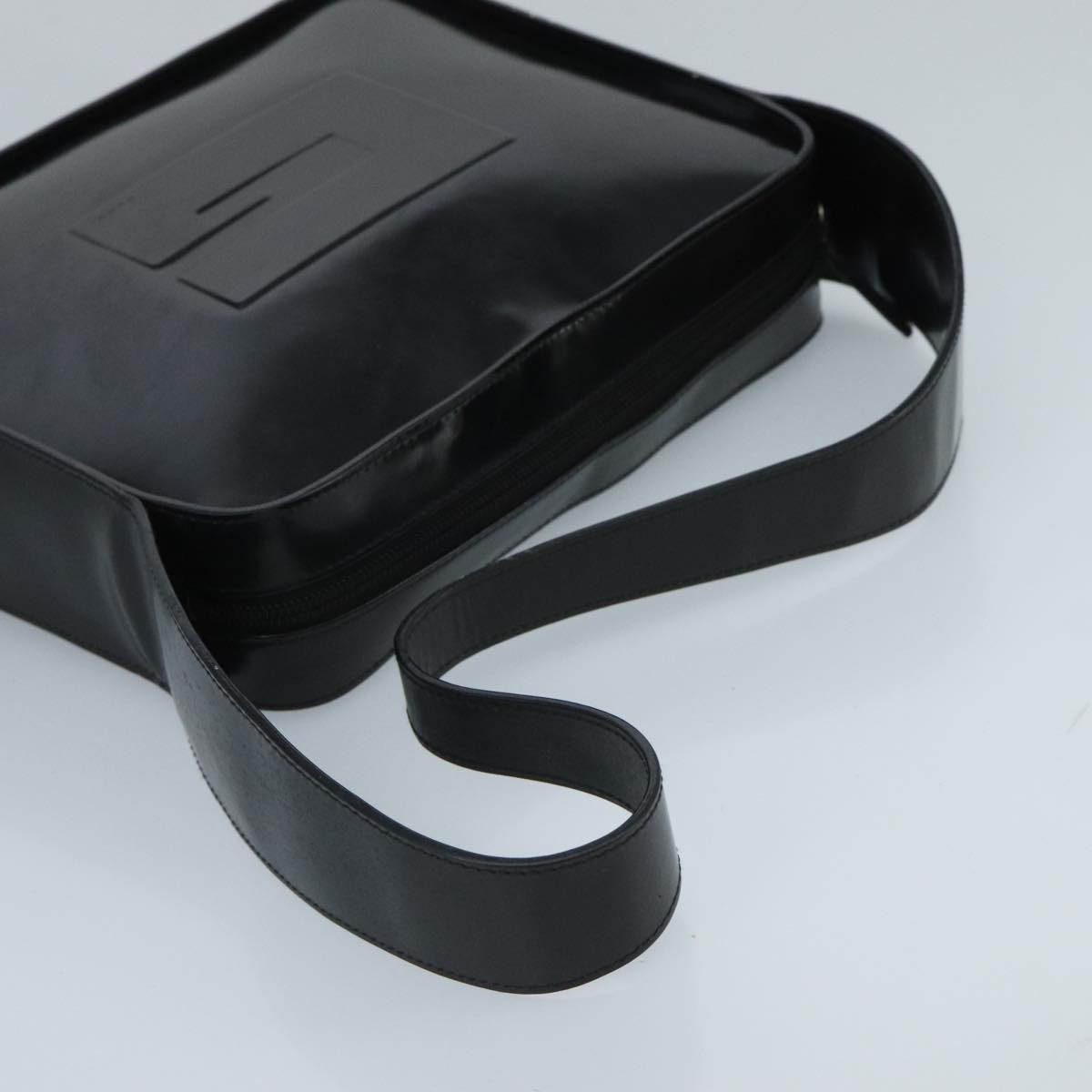 GUCCI Shoulder Bag Enamel Black 001 3032 fm4101