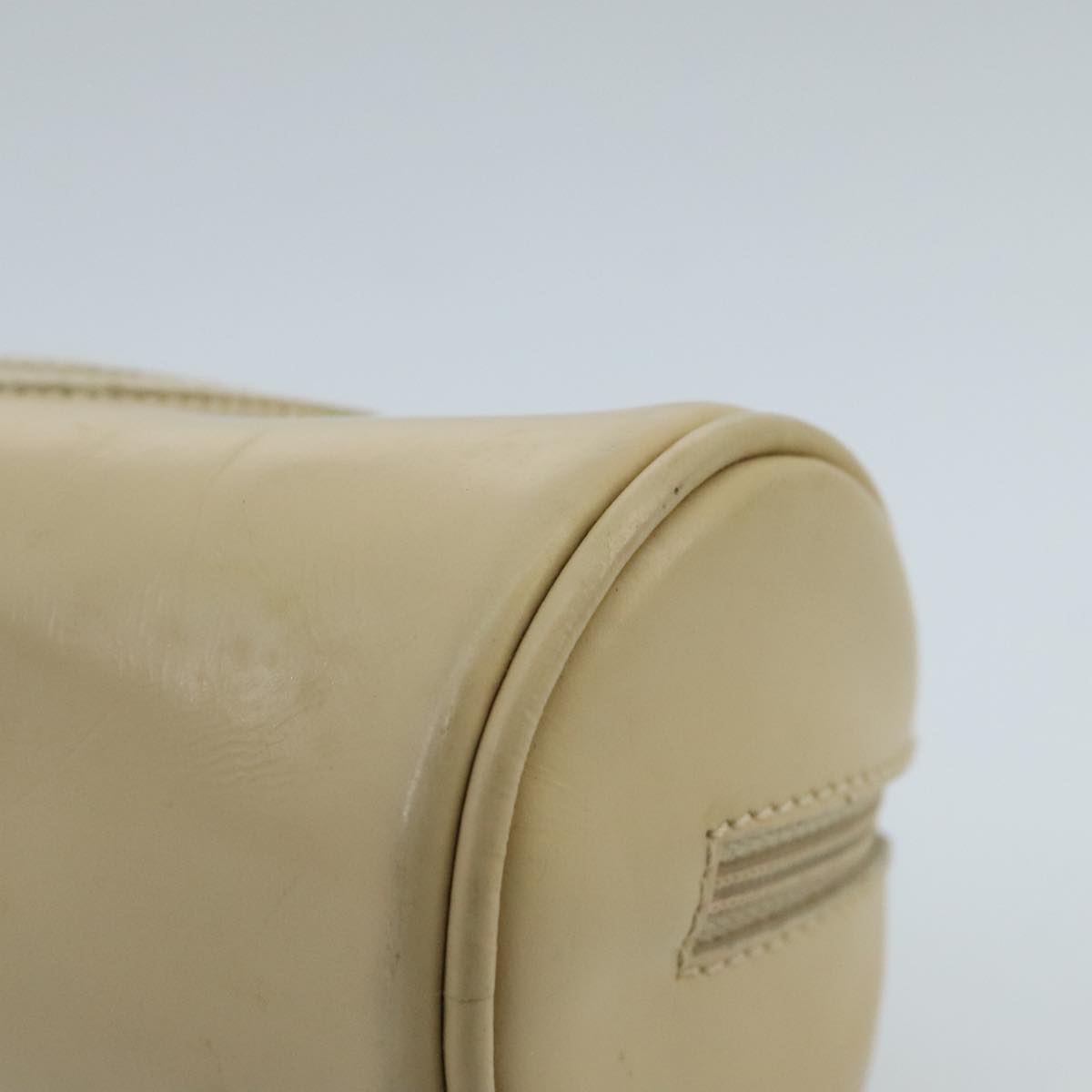GUCCI Pouch Patent leather Beige fm4142