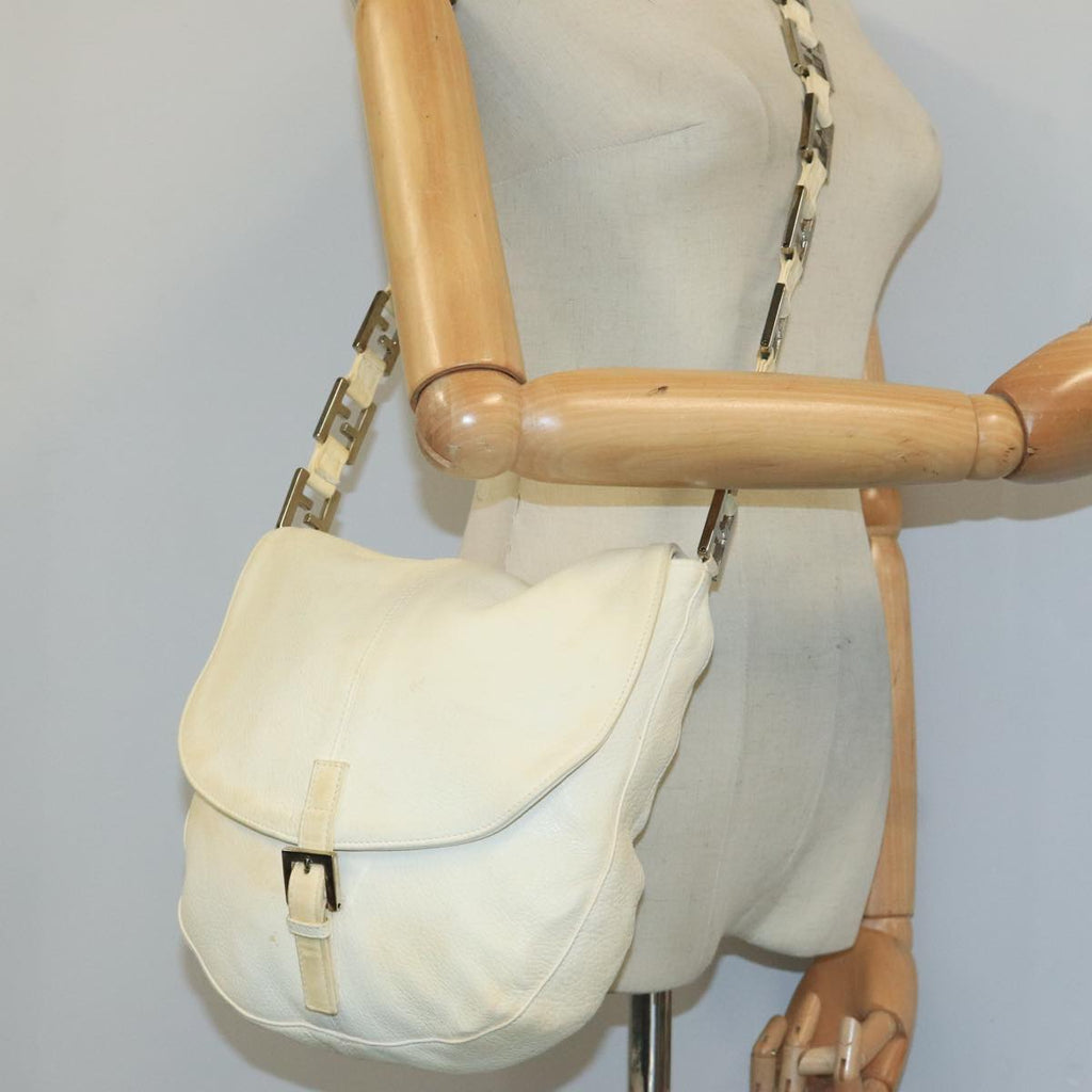 FENDI Chain Shoulder Bag Leather White Silver fm4231