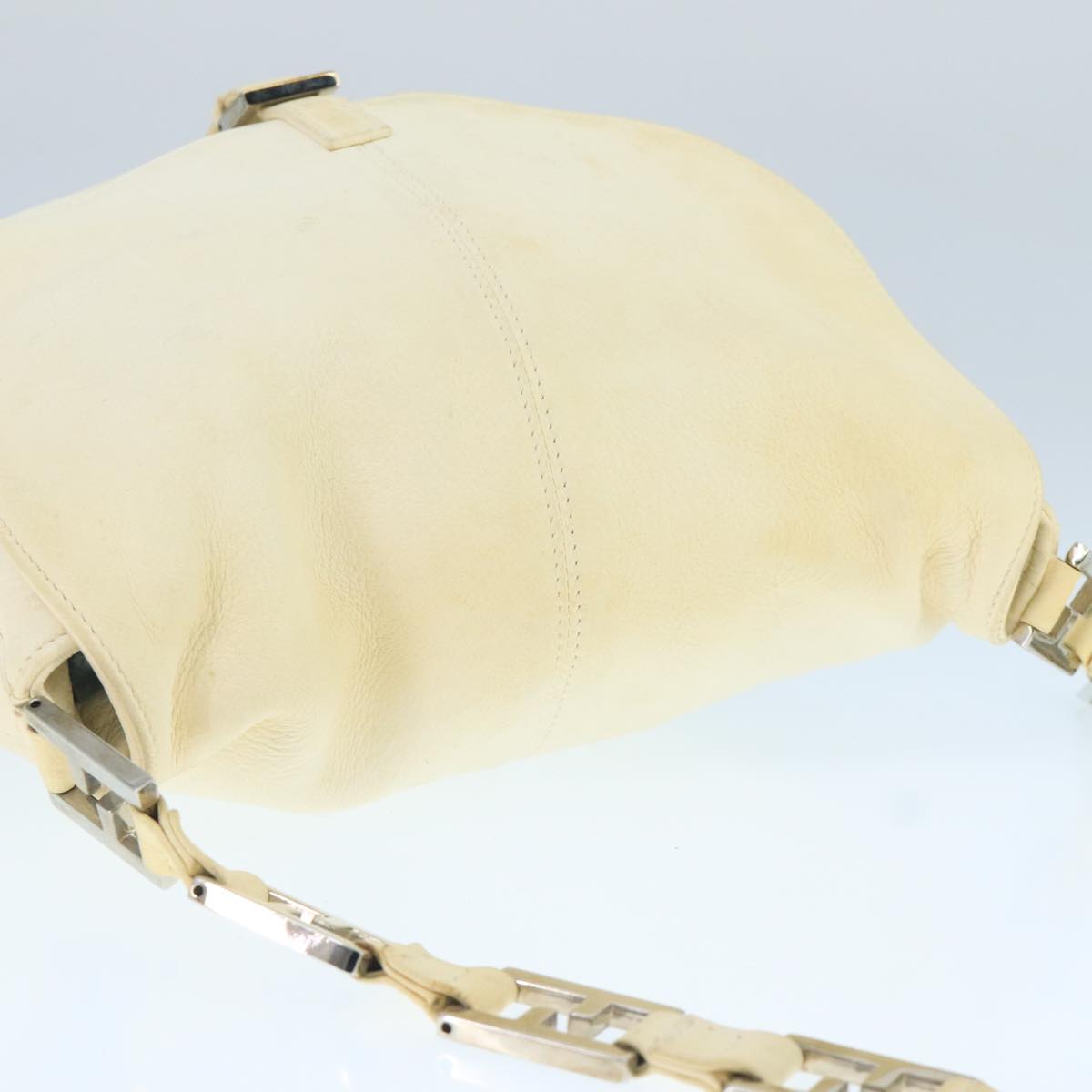 FENDI Chain Shoulder Bag Leather White Silver fm4231