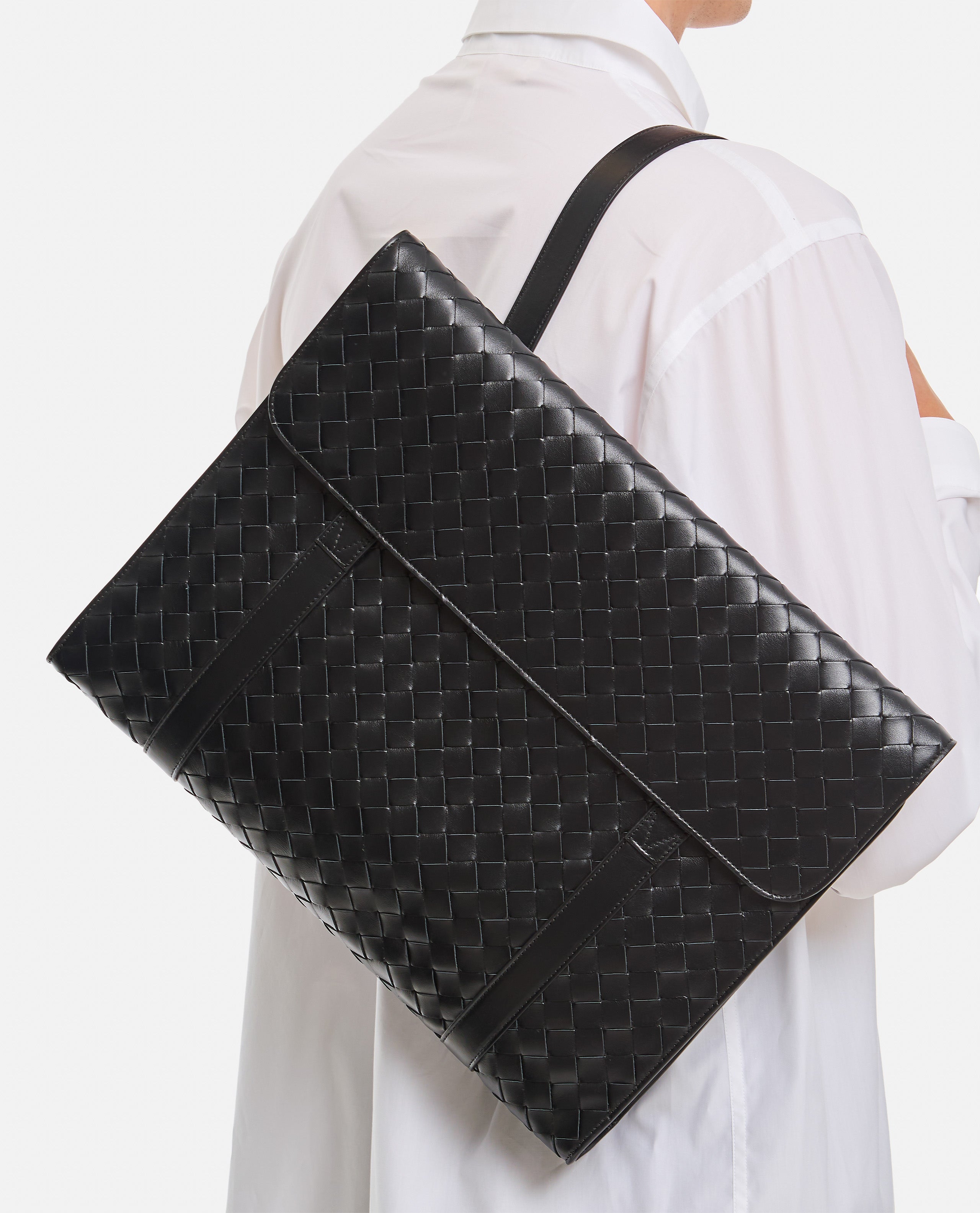 Bottega Veneta Men Cartellina Classico Intrecciato
