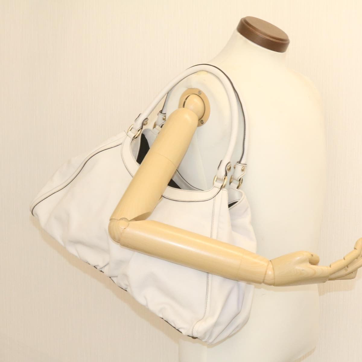 GUCCI Leather Tote Bag White am1090g