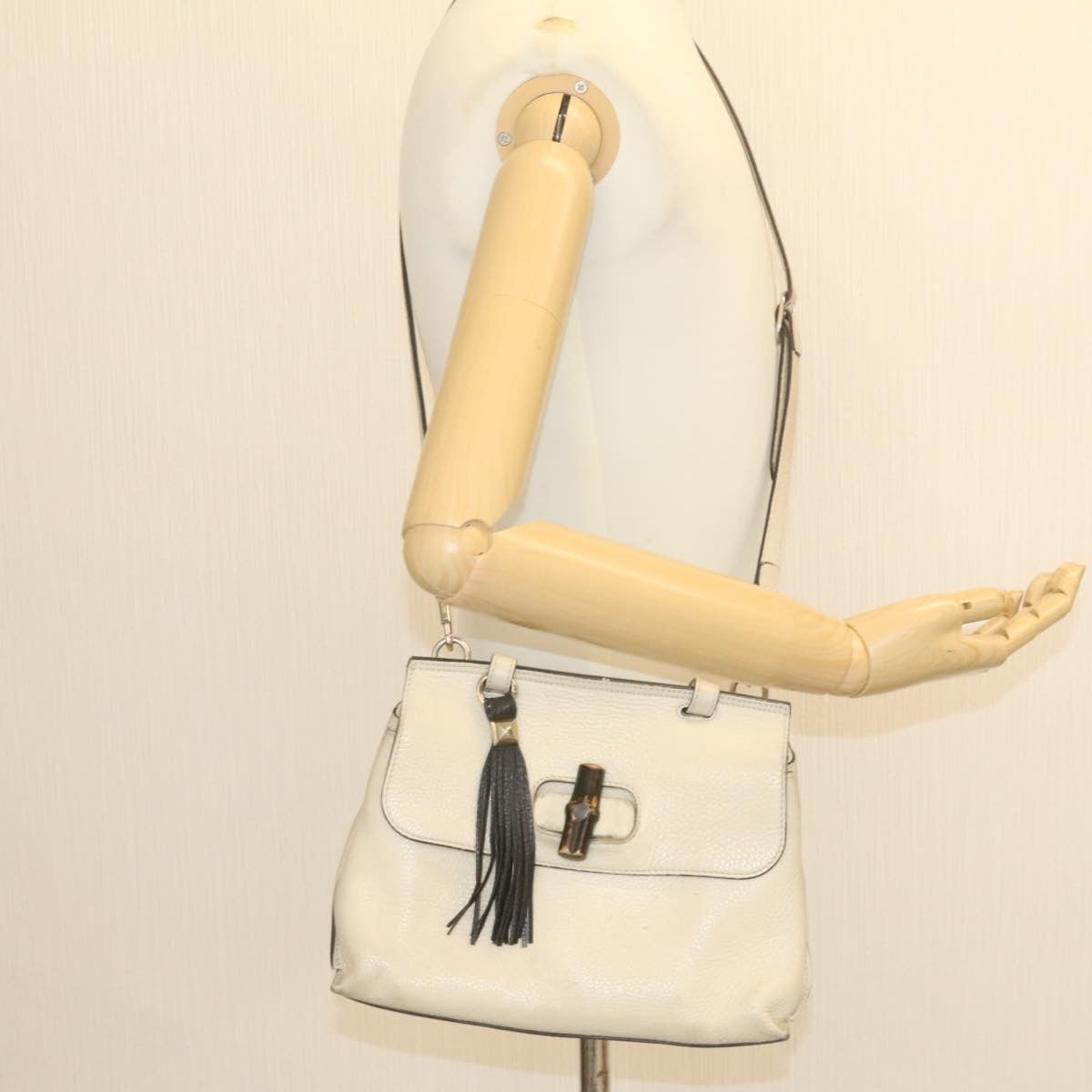 GUCCI Bamboo Turn Lock 2Way Hand Bag White am1235g