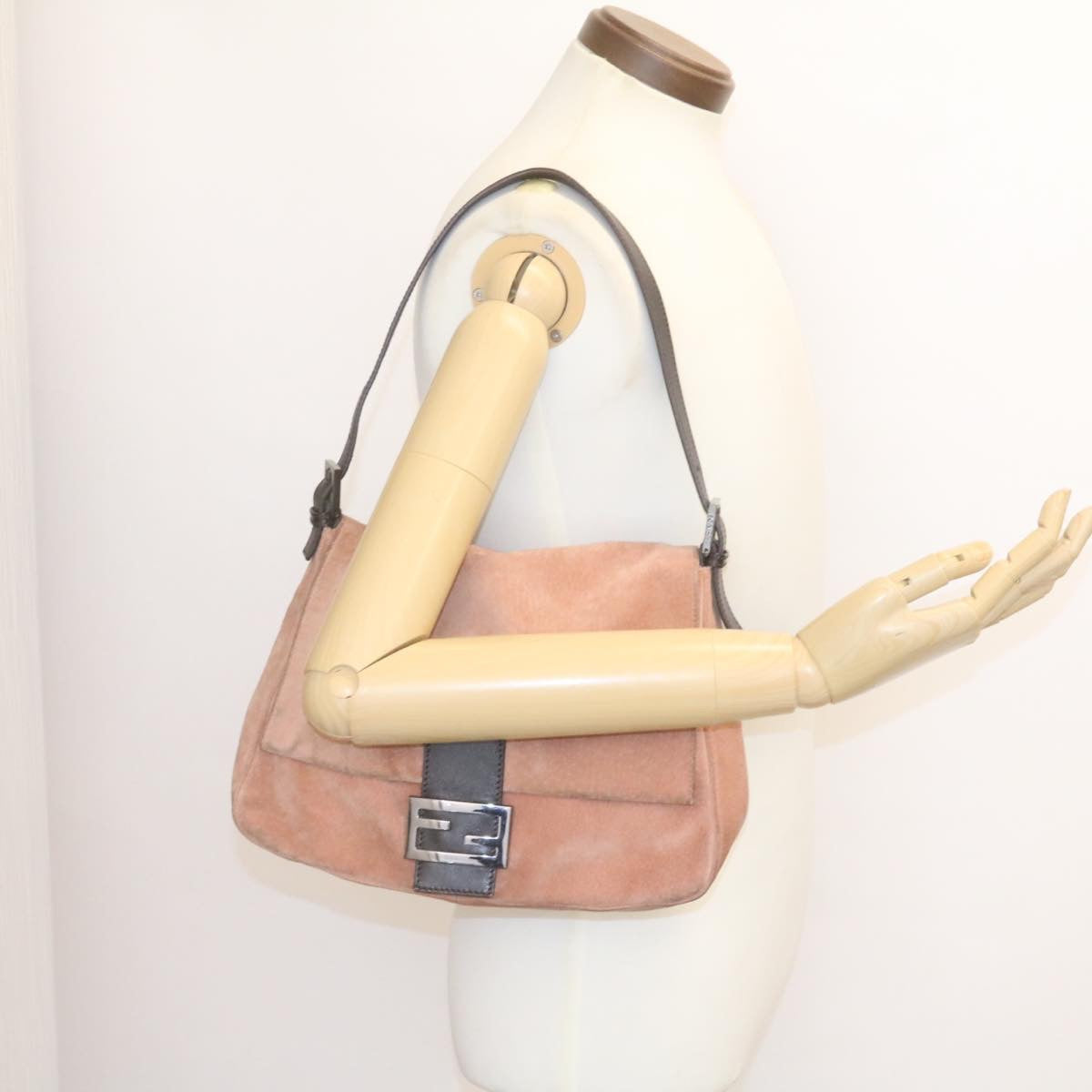 FENDI Mamma Baguette Shoulder Bag Suede Pink am1493g