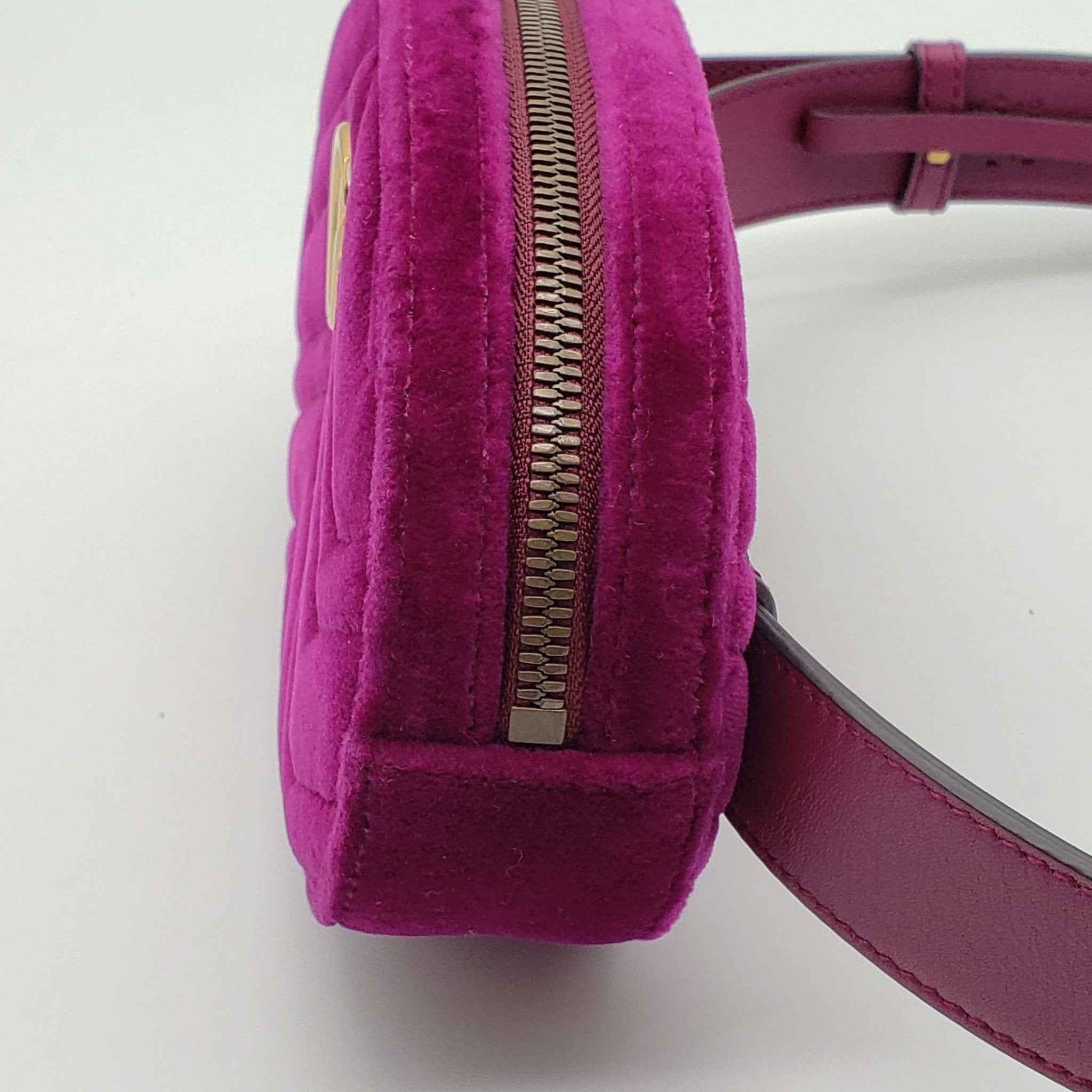 GUCCI GG Marmont Velvet Magenta Waist/Belt Bag