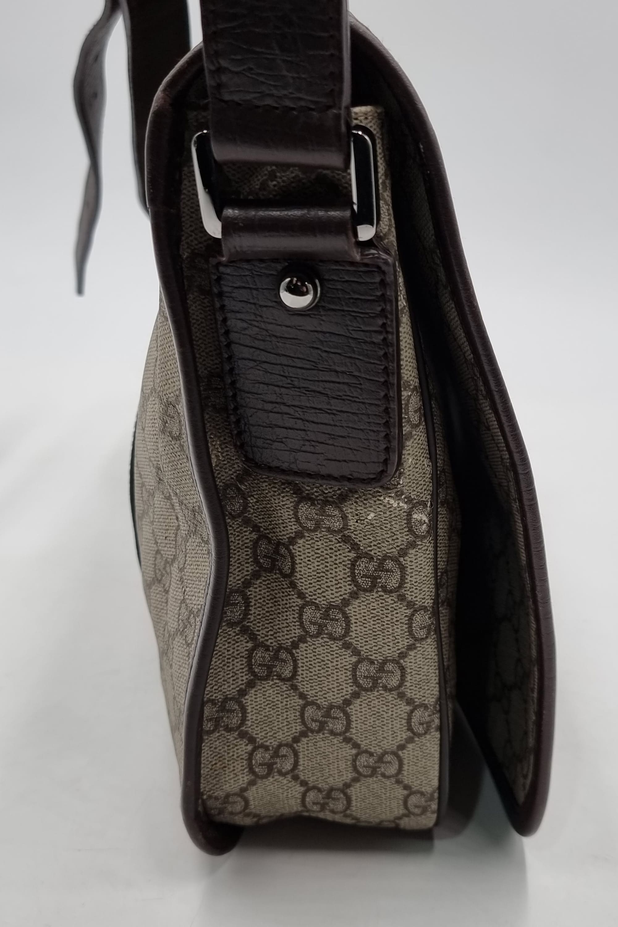 GG Supreme Web Messenger Bag Beige