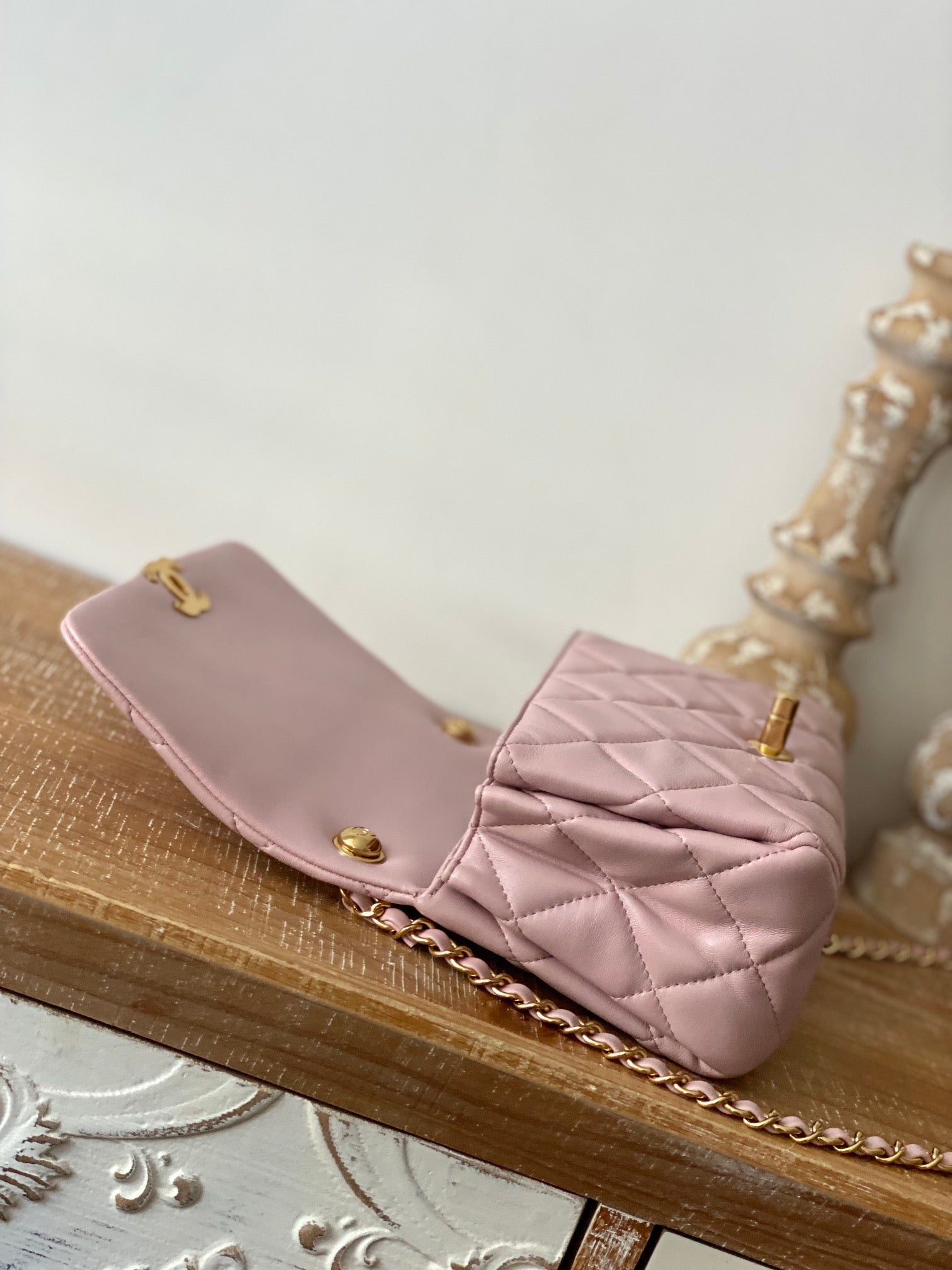 CHL Classic Diamond Flap Bag Light PiNike For Women, Women’s Bags 9.1in/23cm