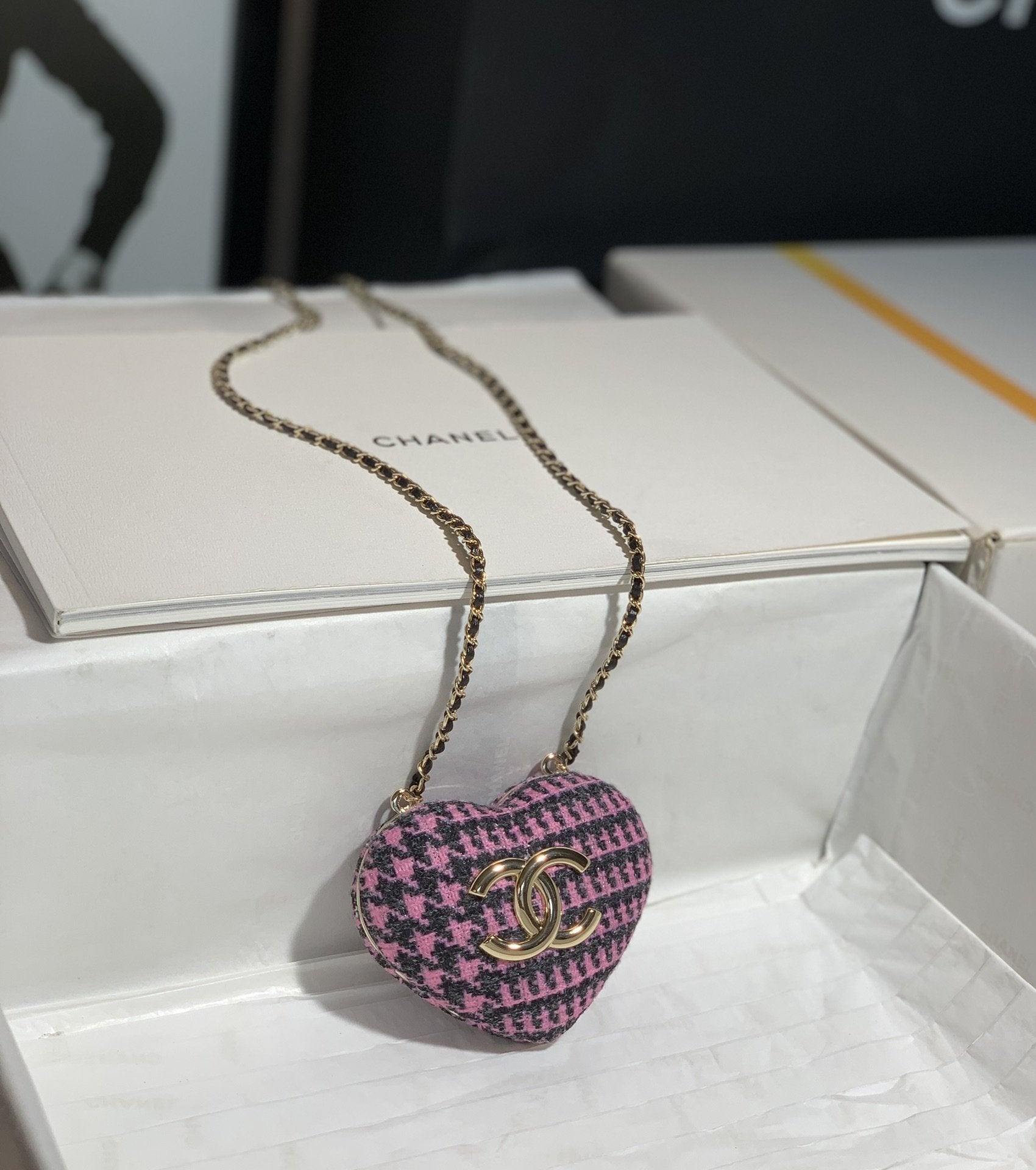 CHLLong Necklace Bag Black And PiNike For Women, Women’s Bags 3in/7.6cm AB9485 B09330 NK598