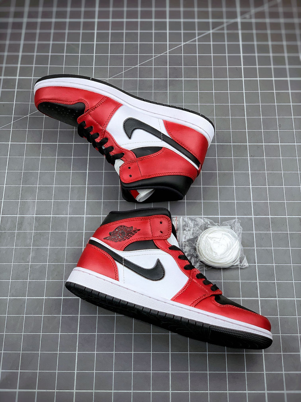 Designer Air Jordan 1 Mid Ã¢â‚¬Å“Gym RedÃ¢â‚¬Â 554724-069
