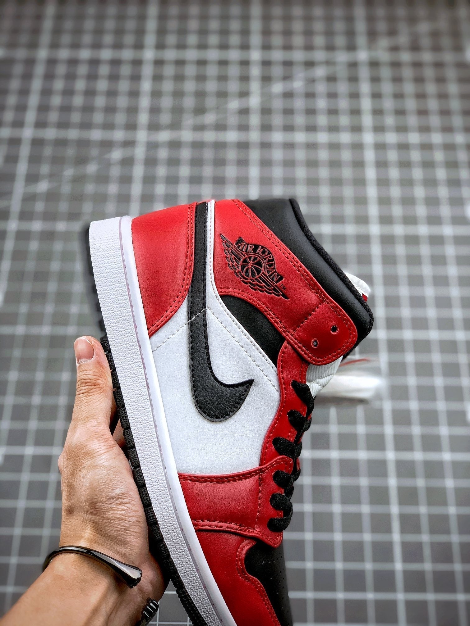 Designer Air Jordan 1 Mid Ã¢â‚¬Å“Gym RedÃ¢â‚¬Â 554724-069