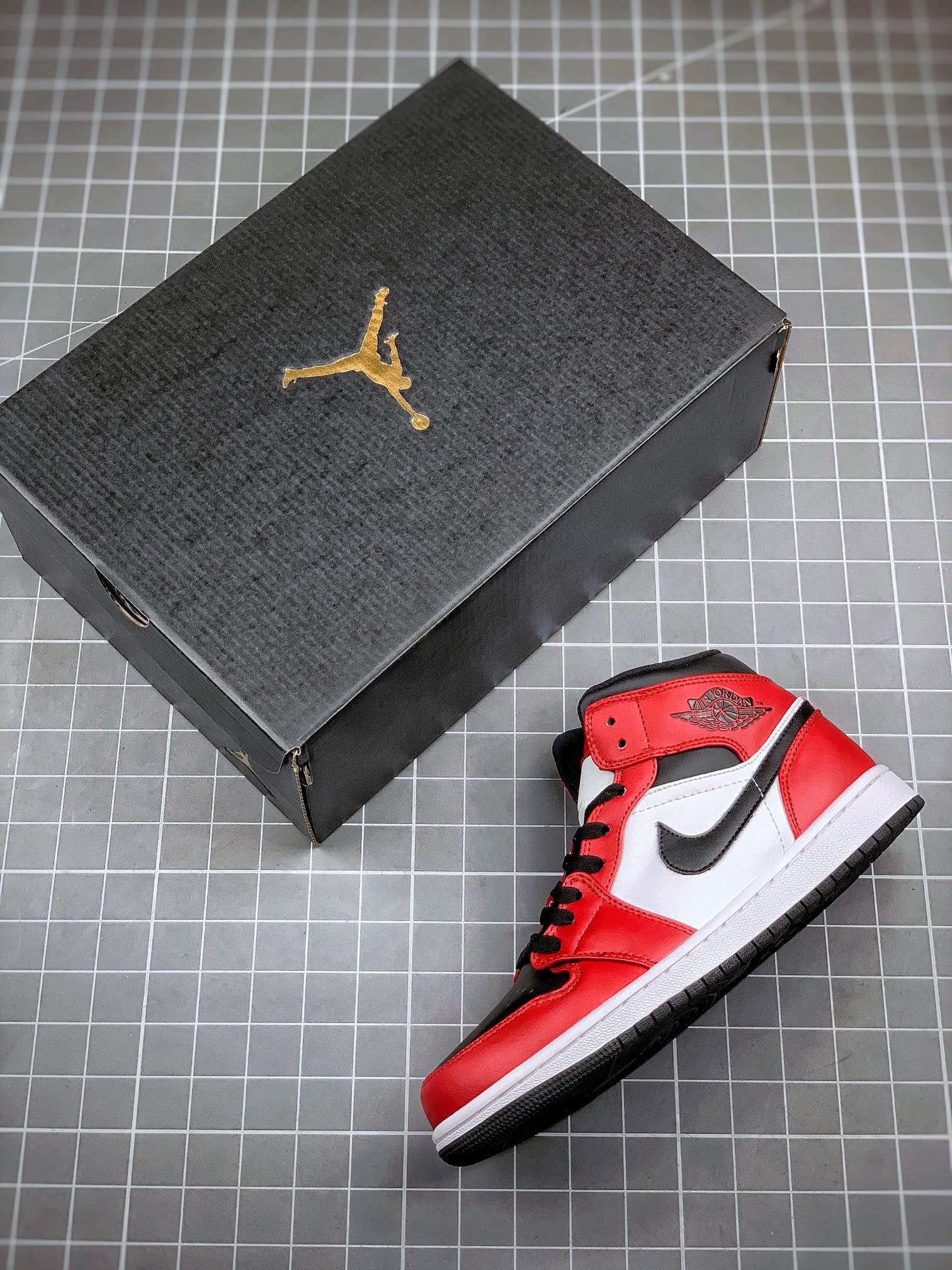Designer Air Jordan 1 Mid Ã¢â‚¬Å“Gym RedÃ¢â‚¬Â 554724-069