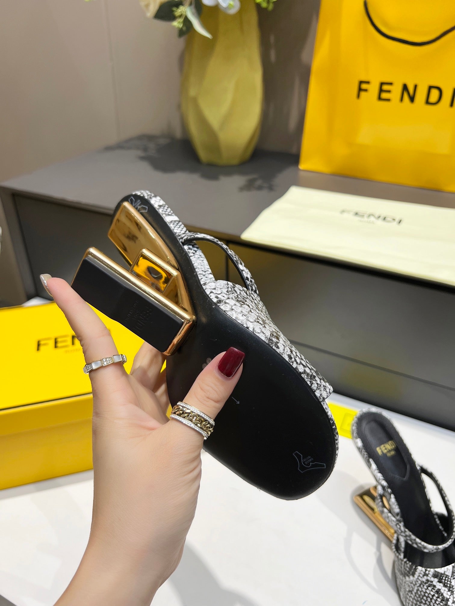 Luxury Shoes - FED - 681