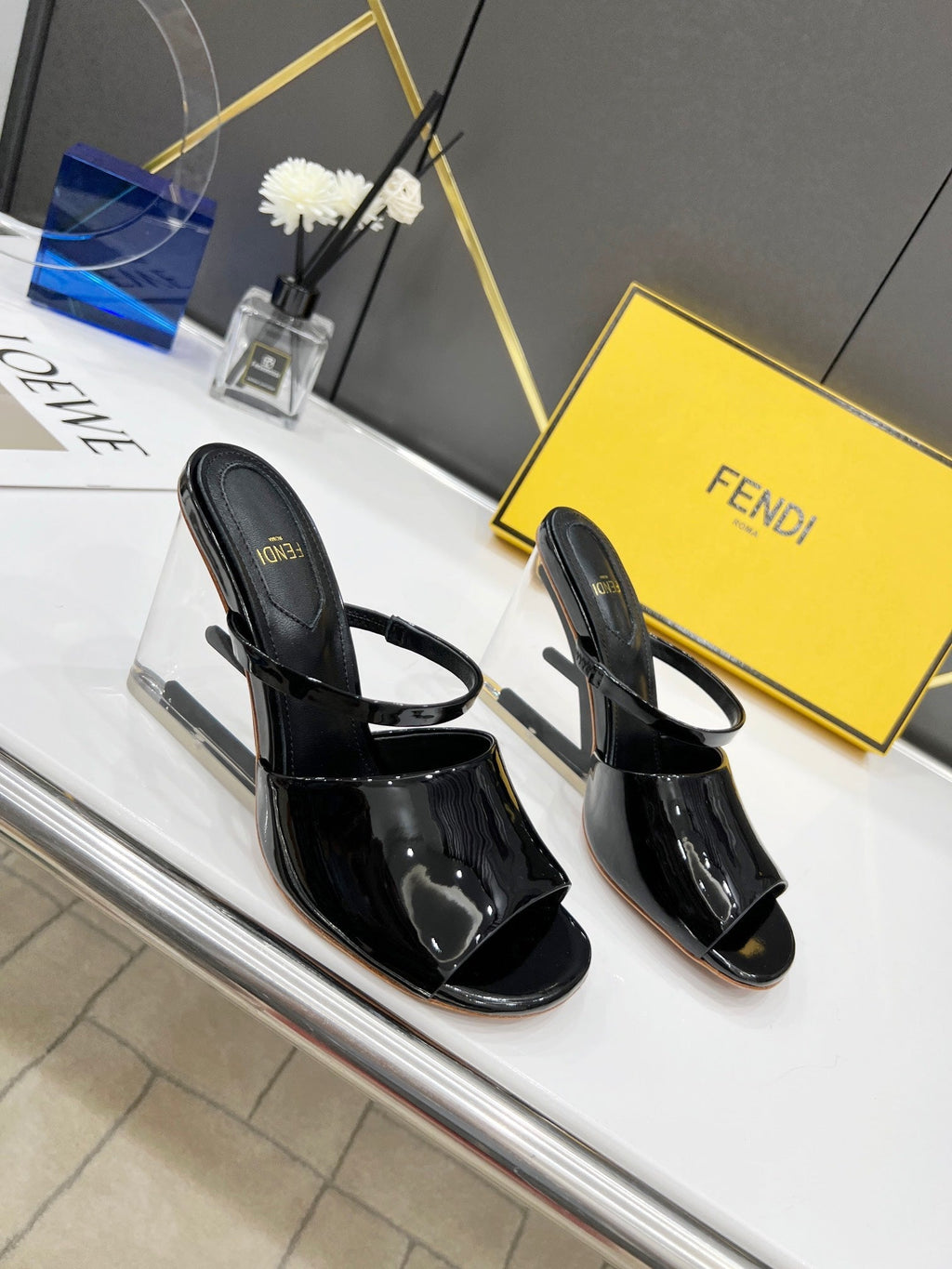 Luxury Shoes - FED - 685