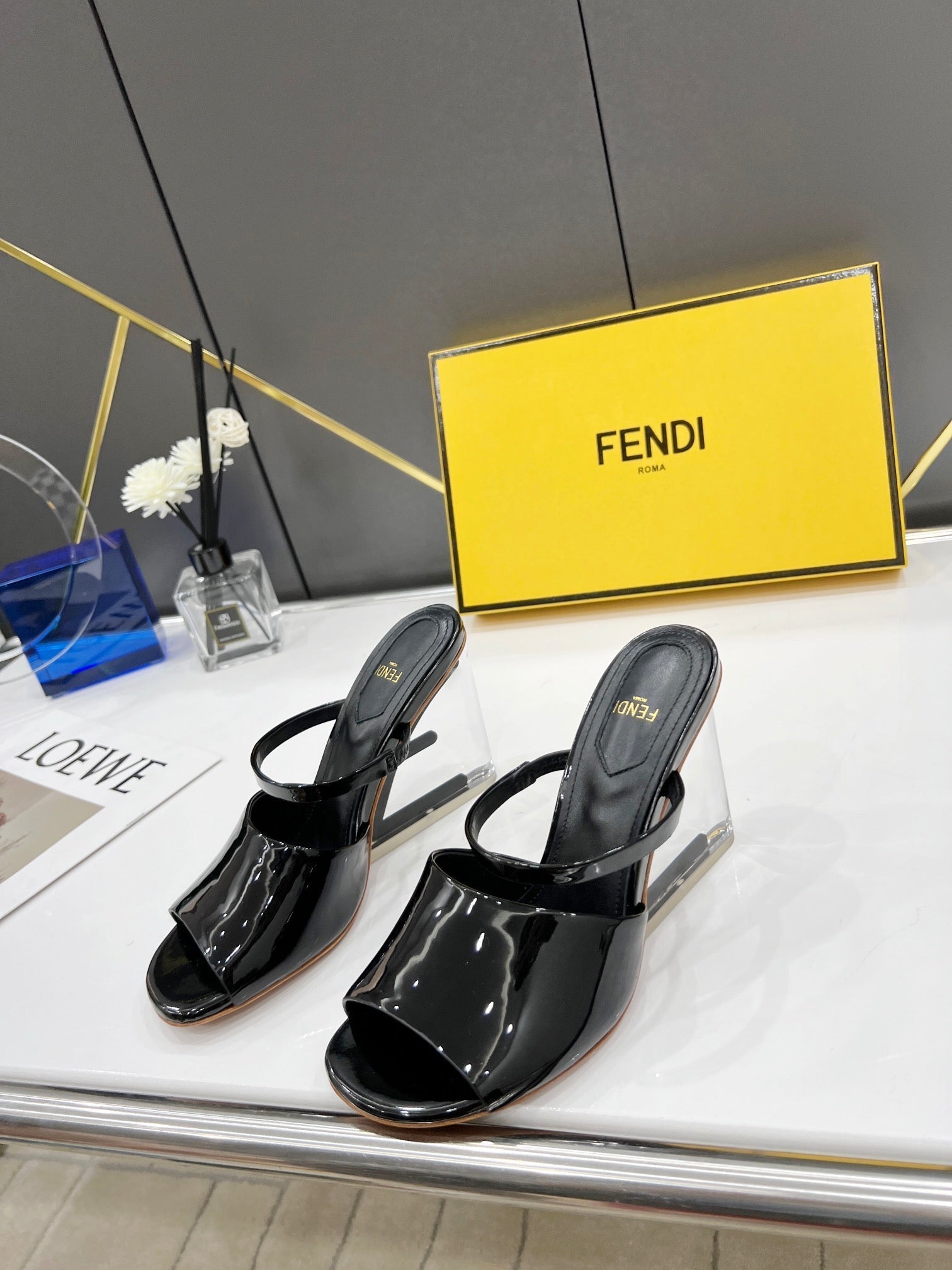 Luxury Shoes - FED - 685