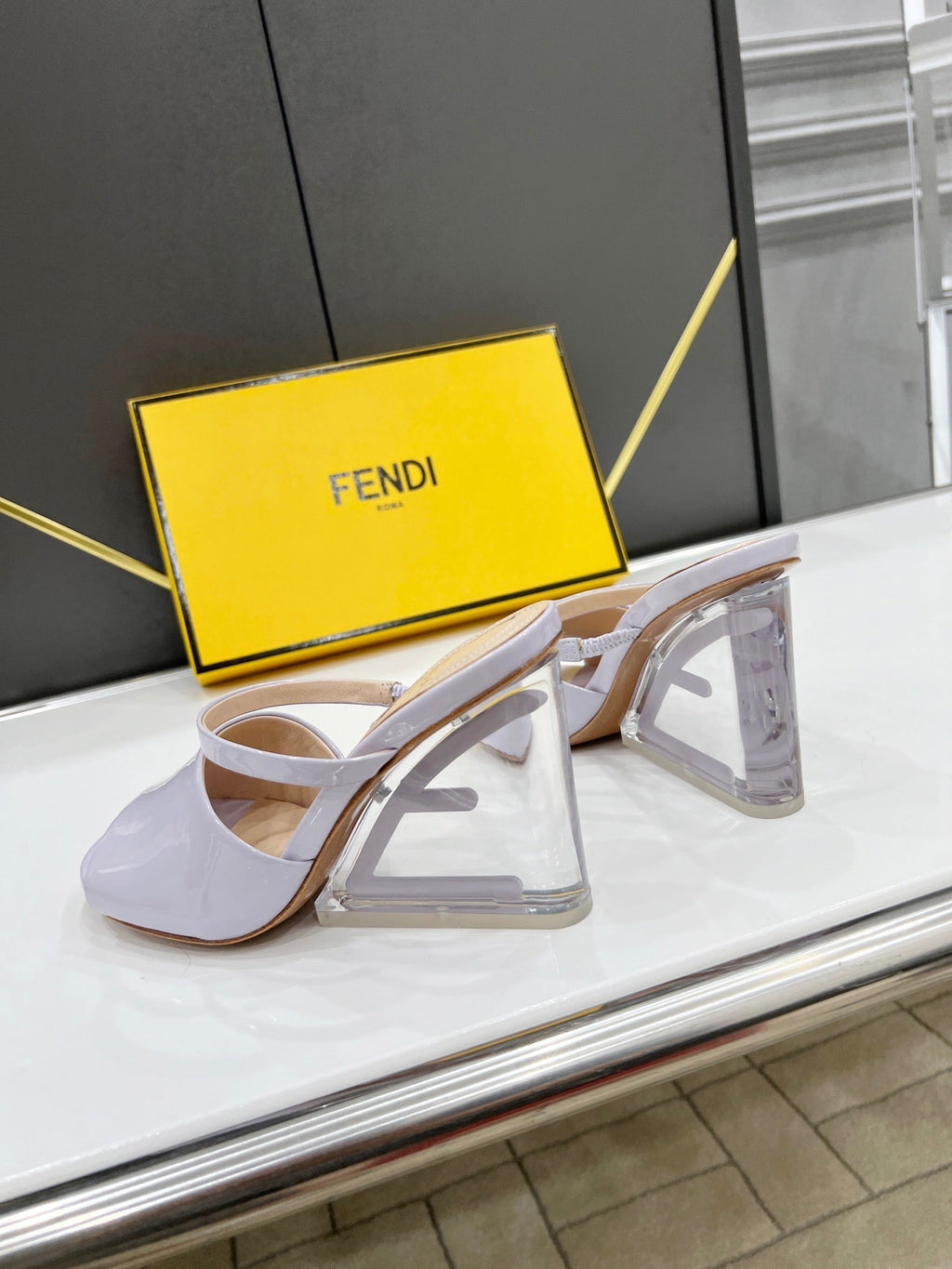 Luxury Shoes - FED - 686