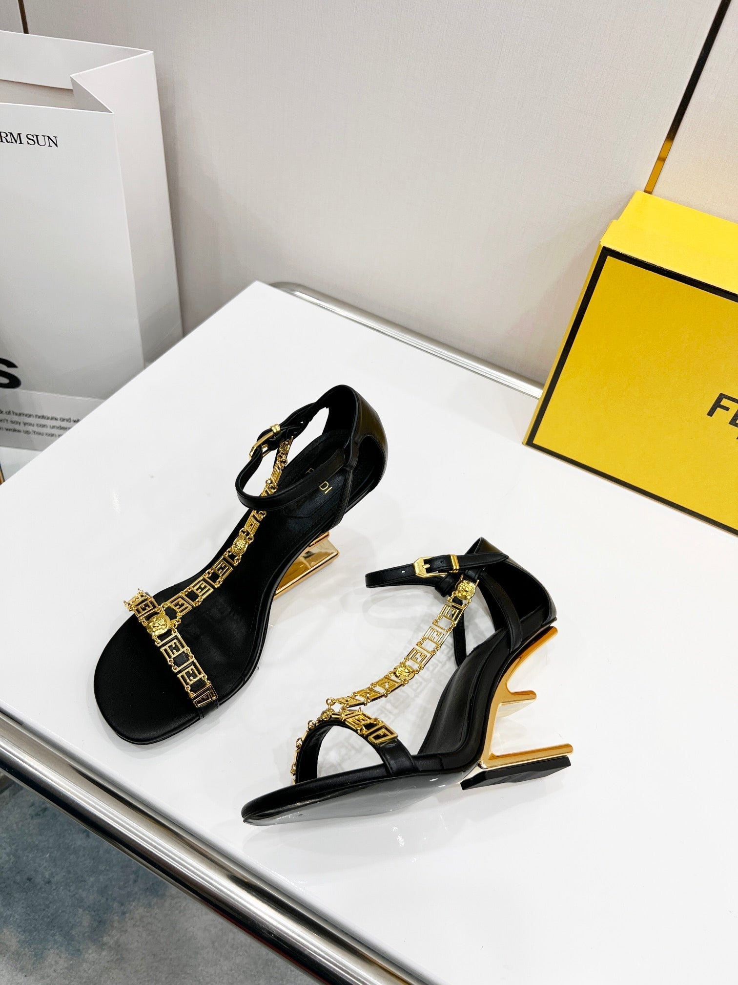 Luxury Shoes - FED - 679