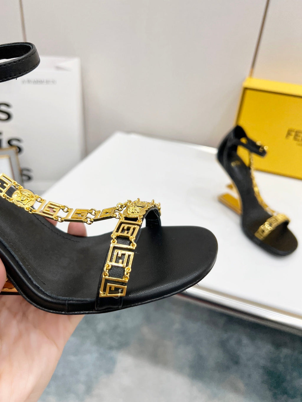 Luxury Shoes - FED - 679