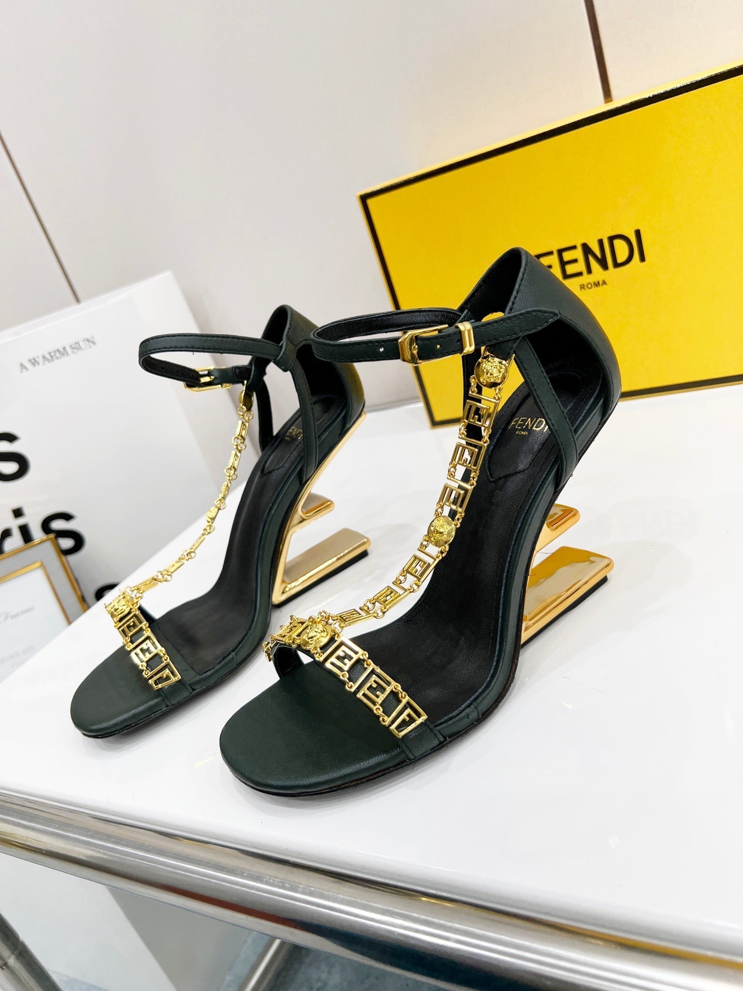 Luxury Shoes - FED - 677