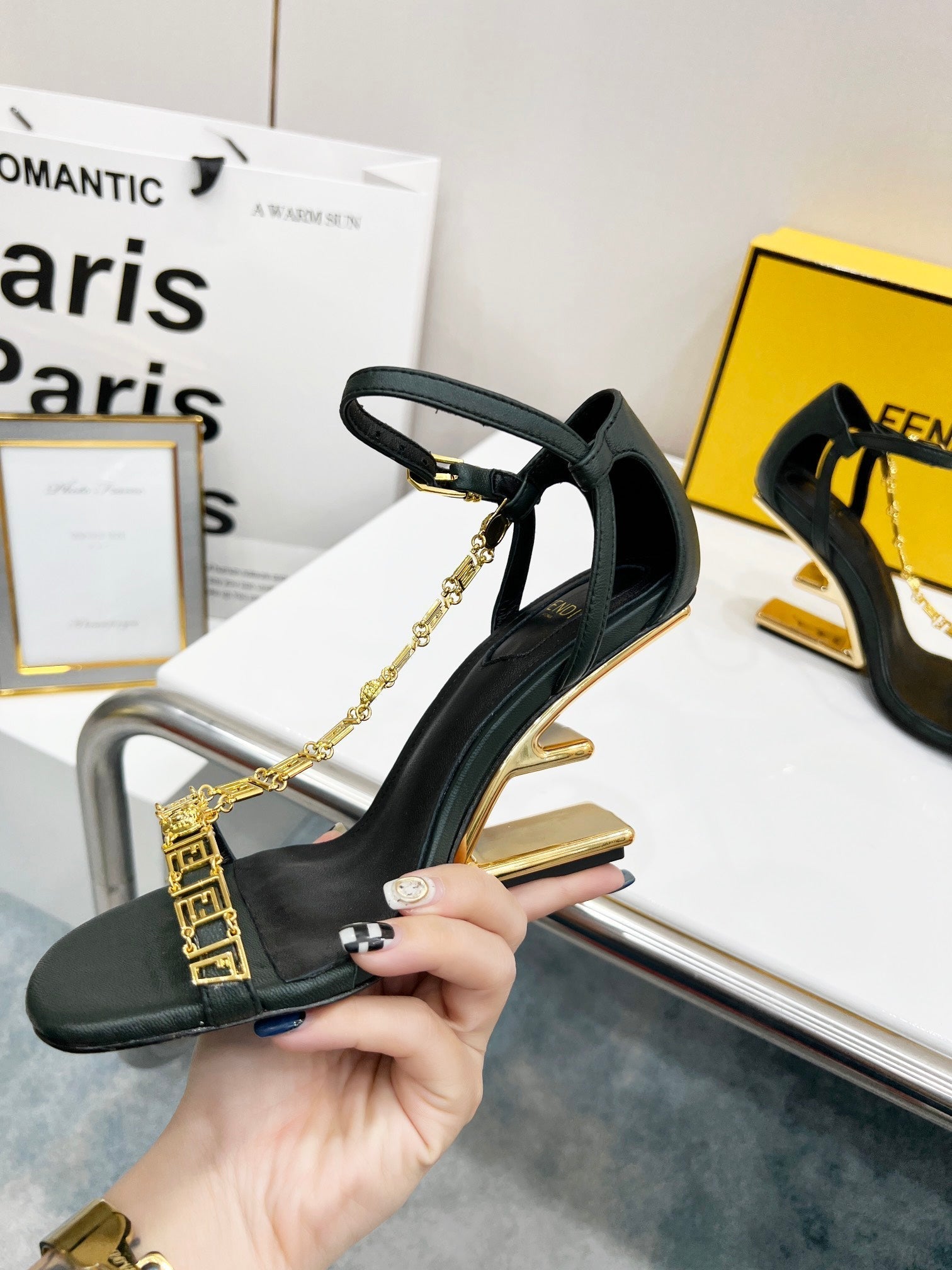 Luxury Shoes - FED - 677