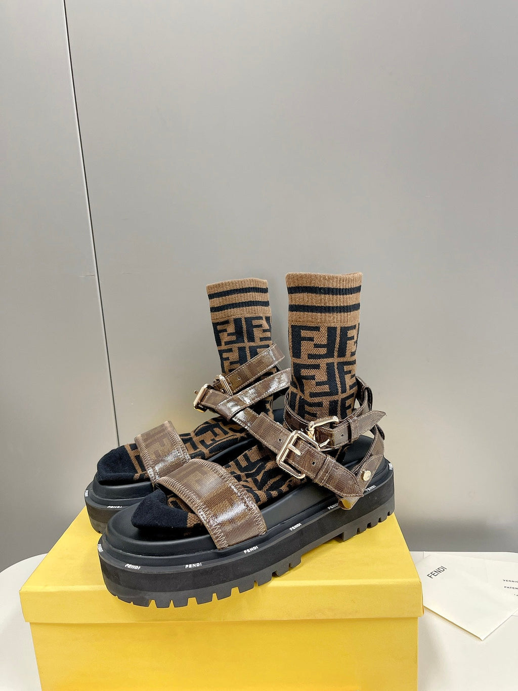 Luxury Shoes - FED - 661