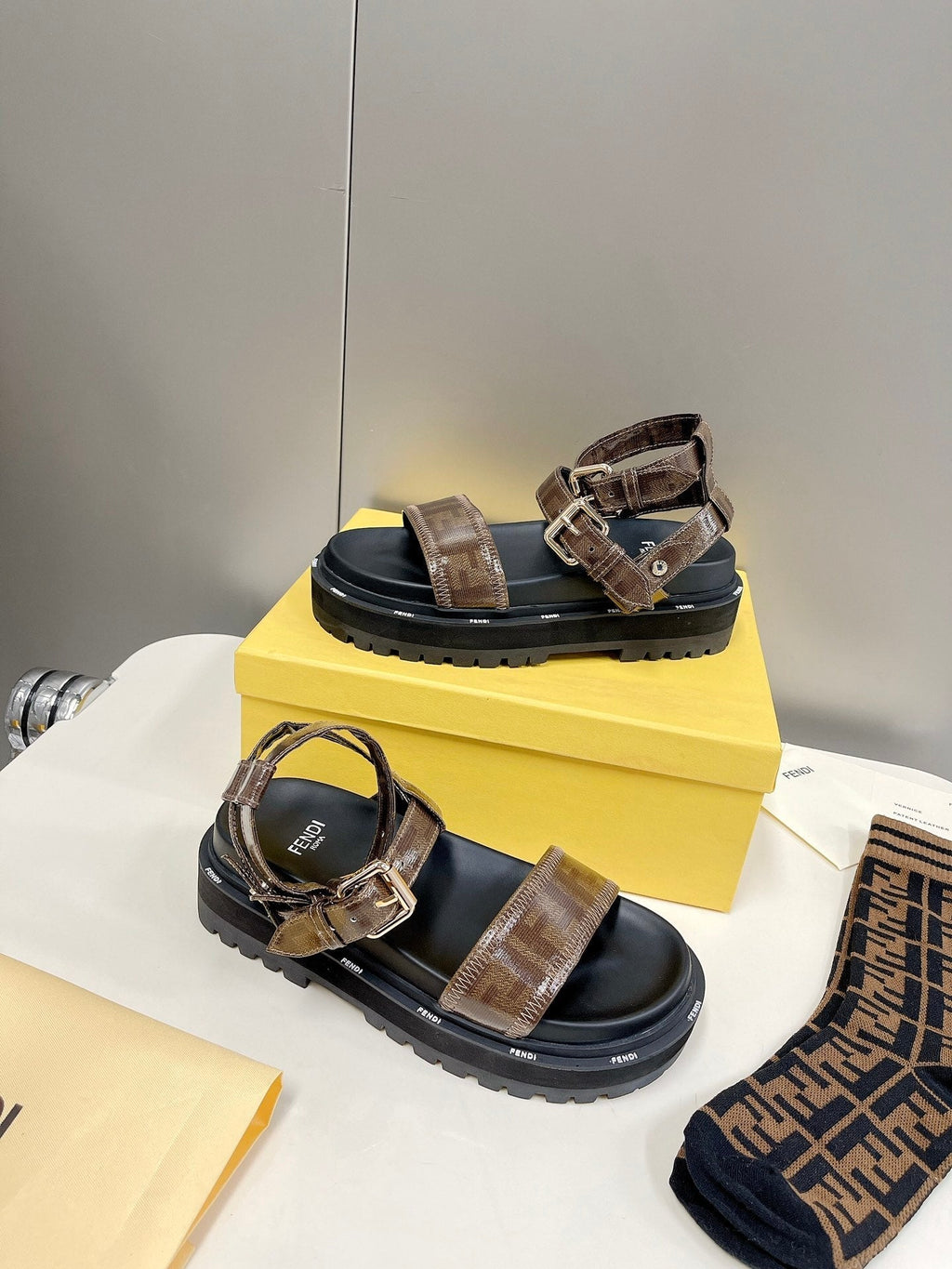 Luxury Shoes - FED - 661