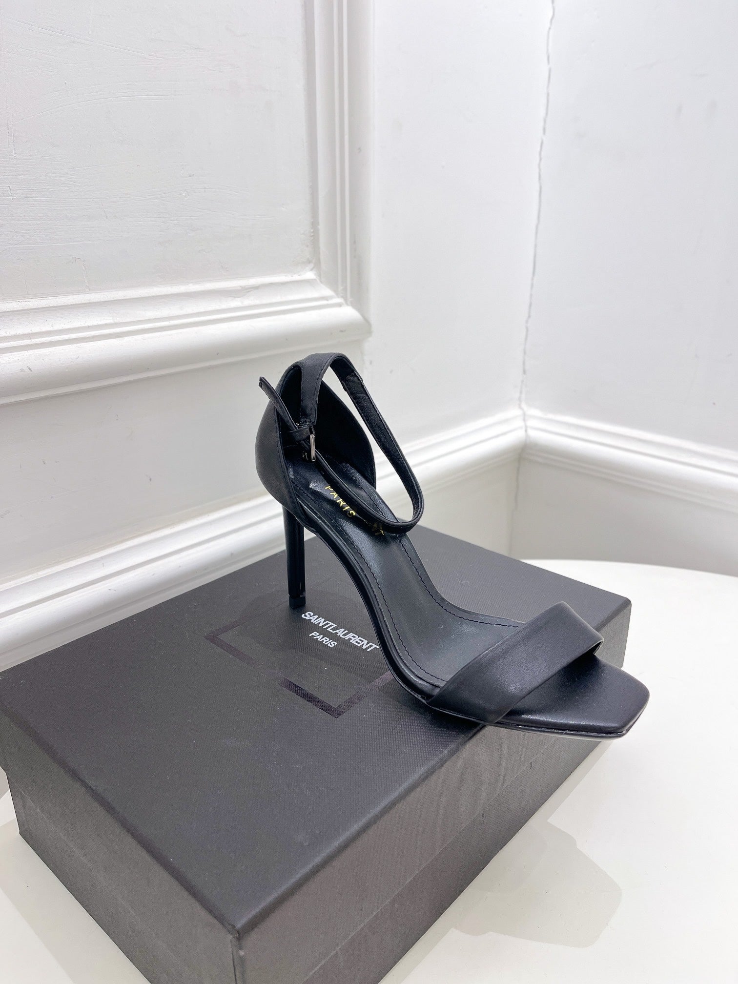 Luxury Shoes Sandals - SL - 529